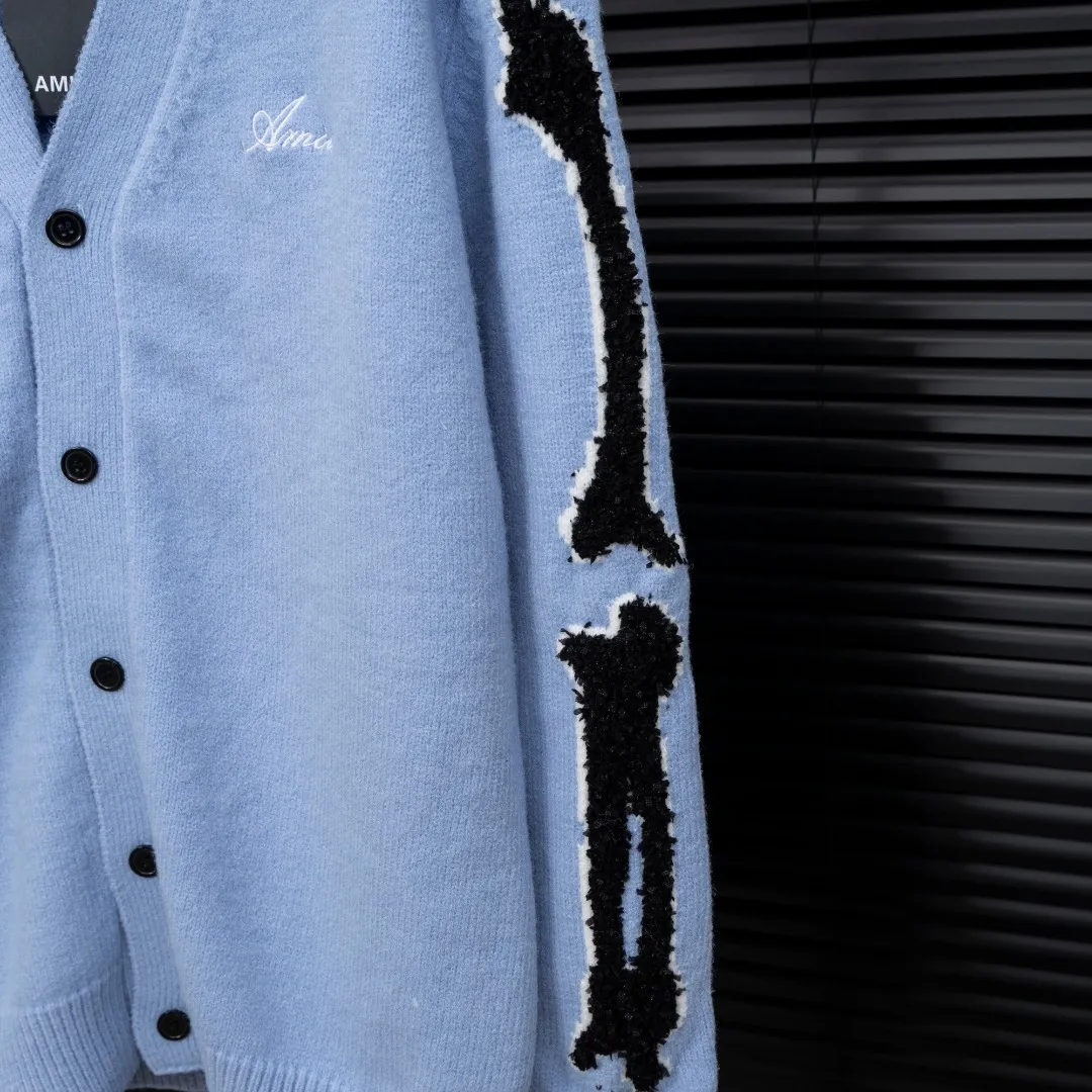P360 Style: AMIRI Emile bone splicing long-sleeved knitted cardigan jacket Size: S-XXL Fabric: Wool blend Accessories: Full set of customized original accessories No gender distinction, same style for men and women