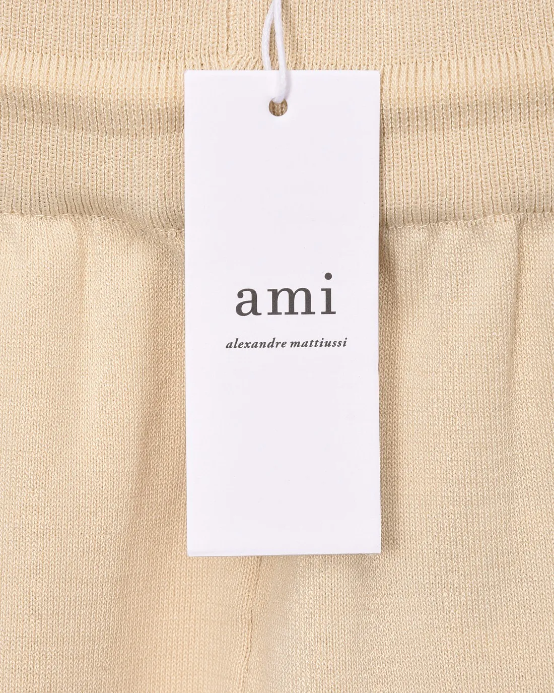 🅿️236 (shipped next day) Ami/Love Macaron ❤Logo embroidered casual sports shorts 2025ss official website new original fabric official same style shorts custom mesh sweater knitted fabric high-end version, counter customized fabric High breathability and comfort, precision production, impeccable detail processing, ✅customized logo engraved buttons, three labels complete. Brand element design concept reflects high quality. It feels delicate and soft! Presenting a casual cut, the upper body shape is great🐍Color: apricot gray blue and black Size: M-2XL