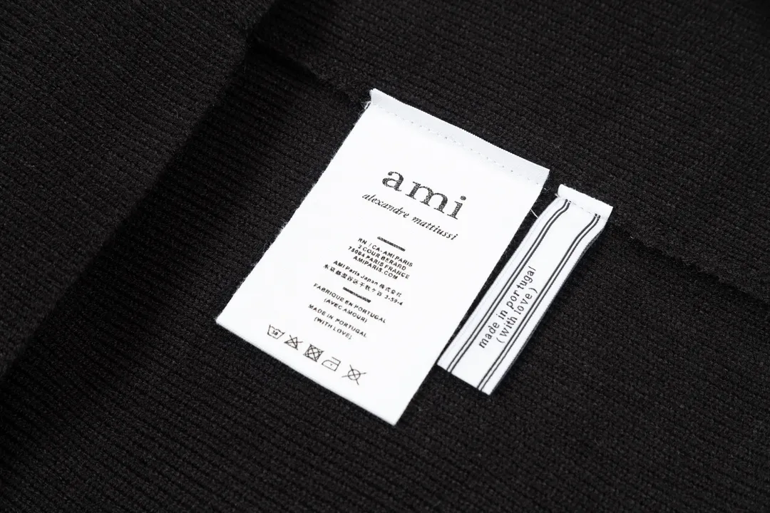 8156# Ami Paris2024 new autumn and winter small love embroidered wool Ami De Coeur polo collar pullover sweater for men and women. Color: black white. Size S-XL