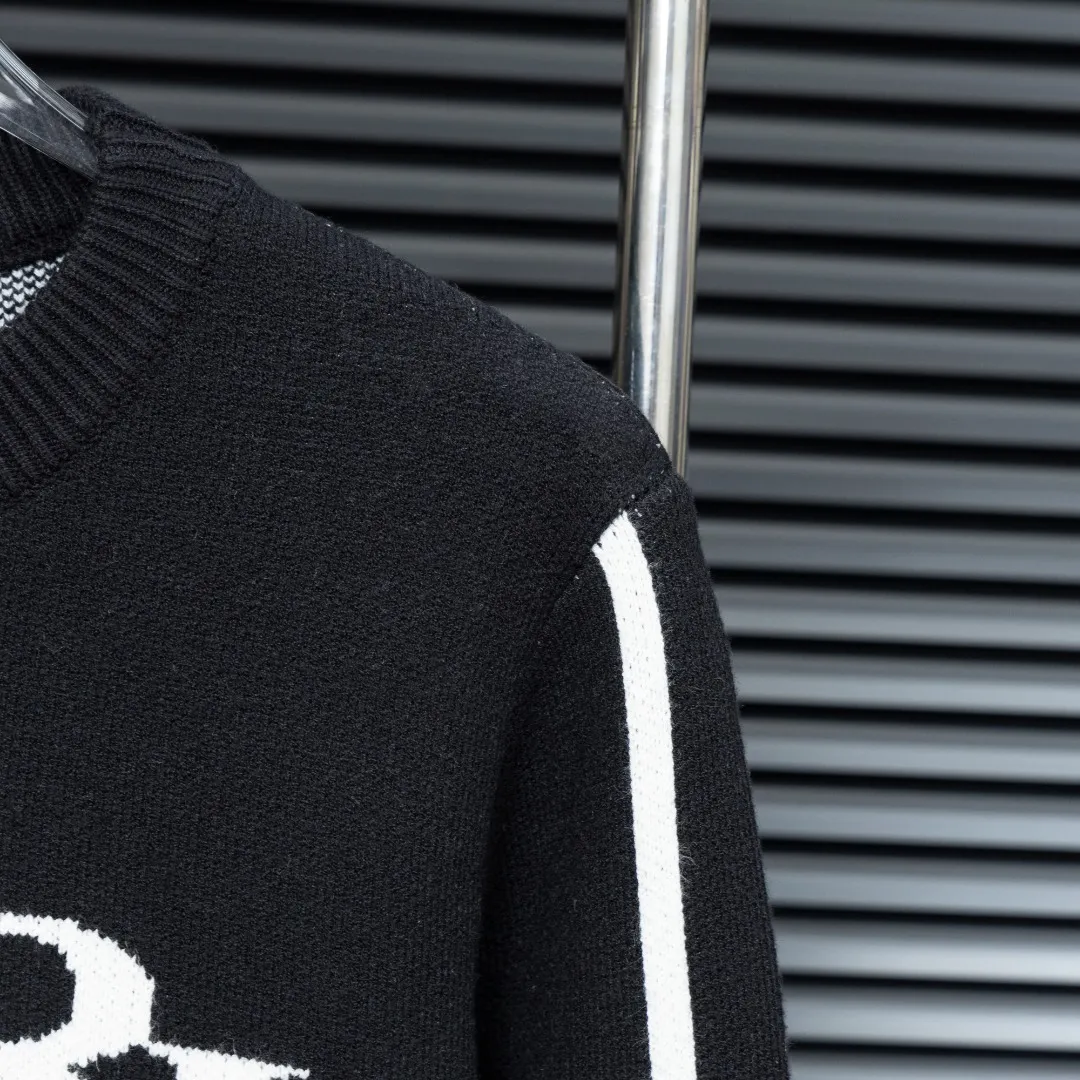 P300 Style: AMIRI one-piece arm jacquard knitted long-sleeved sweater Size: S-XXL Fabric: Wool blend Accessories: Full set of customized original accessories No gender distinction, same style for men and women