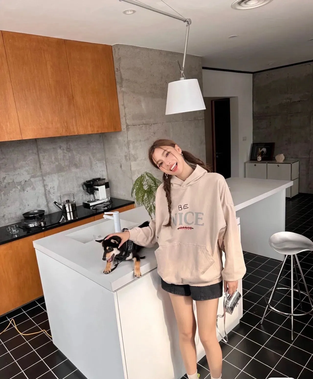 ♻️💯Reference model picture for the upper body❤️The top tested version weighs 520 grams 23FW Balenciaga BALENCIAGA NICE letters are aged and washed, loose and heavy, breaking the same style of pure cotton hooded hoodie sweatshirt for male and female couples stars. It will definitely attract attention when going out with couples style! Fashionable, relaxed and stylish, the atmosphere is instantly full! NICE printed letters have a very good meaning! The whole body adopts multiple destruction techniques, and it will definitely follow the pattern! Live broadcast artifact! The correct version has custom-woven embroidered auxiliary labels on the cuffs, which are double-sided. BALENCIAGA LOGO shows high-end temperament! Made of heavyweight 520g pure cotton fabric, 100% identical to the original! Custom woven and dyed, soft and comfortable, delicate and waxy to the touch, very comfortable on the upper body! The simple and fashionable round neck design is simple and extraordinary, and it is very eye-catching. The stitching is very smooth and delicate, with a certain degree of looseness. It is strong, stylish, washable, durable and will not deform easily after long-term wear!  Size: XS-L Color: Dark Blue Apricot P:390