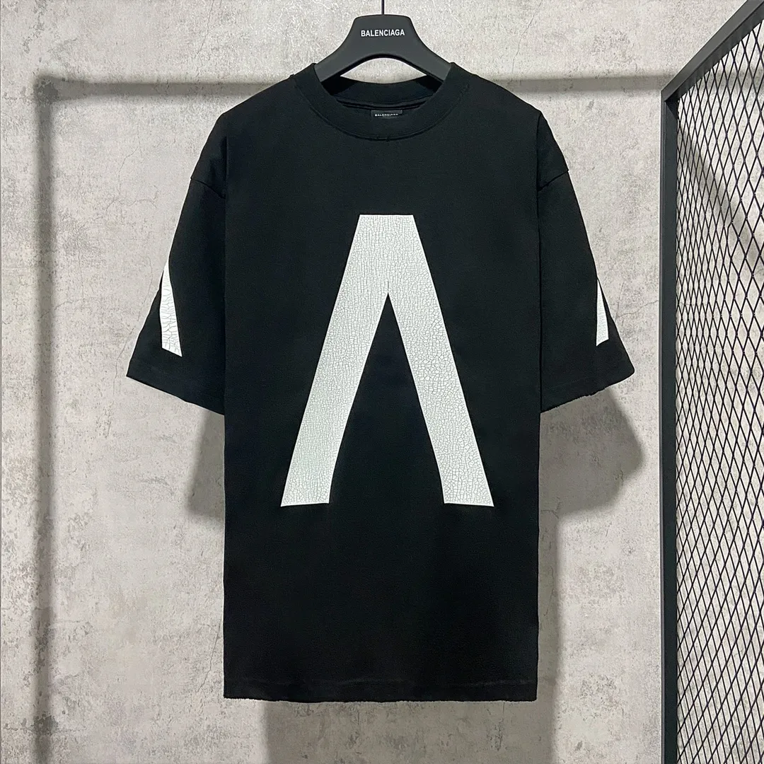 🅿️180 9121# Real shot top version [[BALENCIA*GA] official website quality Paris new joint music collaboration cracked stretch crack short-sleeved T-shirt OS version loose dropped shoulders Unisex style Fabric: 260g 100% cotton double yarn Craftsmanship: front and rear panels left and right sleeves crack print Garment wash worn distressed solid color Color: black (cracked) gray (cracked) Size: XS S M L
