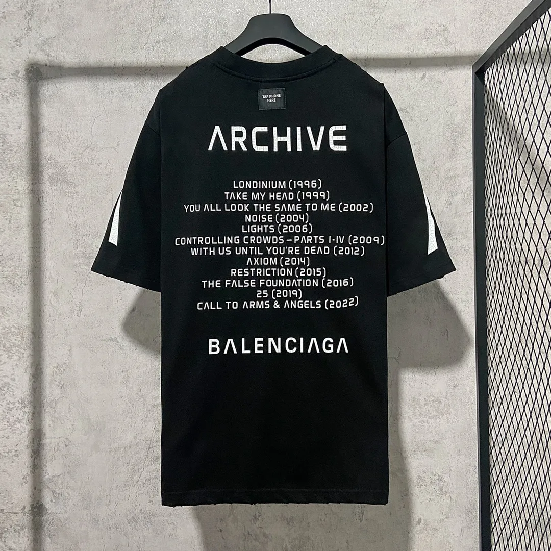🅿️180 9121# Real shot top version [[BALENCIA*GA] official website quality Paris new joint music collaboration cracked stretch crack short-sleeved T-shirt OS version loose dropped shoulders Unisex style Fabric: 260g 100% cotton double yarn Craftsmanship: front and rear panels left and right sleeves crack print Garment wash worn distressed solid color Color: black (cracked) gray (cracked) Size: XS S M L