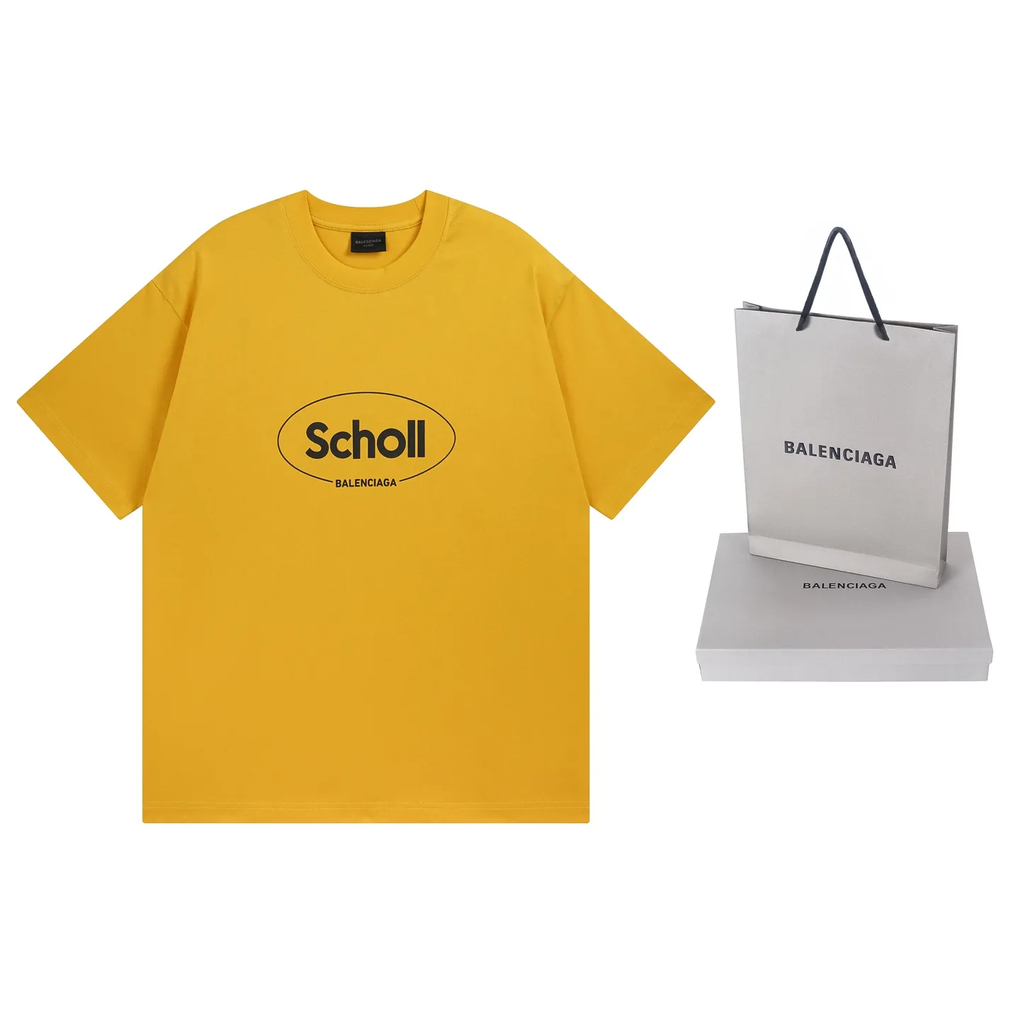 🅿️170 photos [Top version. Official website quality] BALENCI*GA/Paris. SS25 latest model, Paris co-branded Scholl printed short-sleeved T-shirt. Brick cabinet synchronization. Genuine product developed at the first time, welcome to compare! The fabric is made of Paris ZP custom-woven and dyed cotton double yarn. Weighing 260 grams, the cloth surface is clean. The cloth pattern is clear, soft and comfortable. The threads are dyed with no color difference. The printing uses environmentally friendly imported rubber paddles. The letters are clear and the effect is three-dimensional. The version adopts OS loose shoulder design. Same style for men and women. Code: BL253688 Color: black, yellow Size: XS S M L