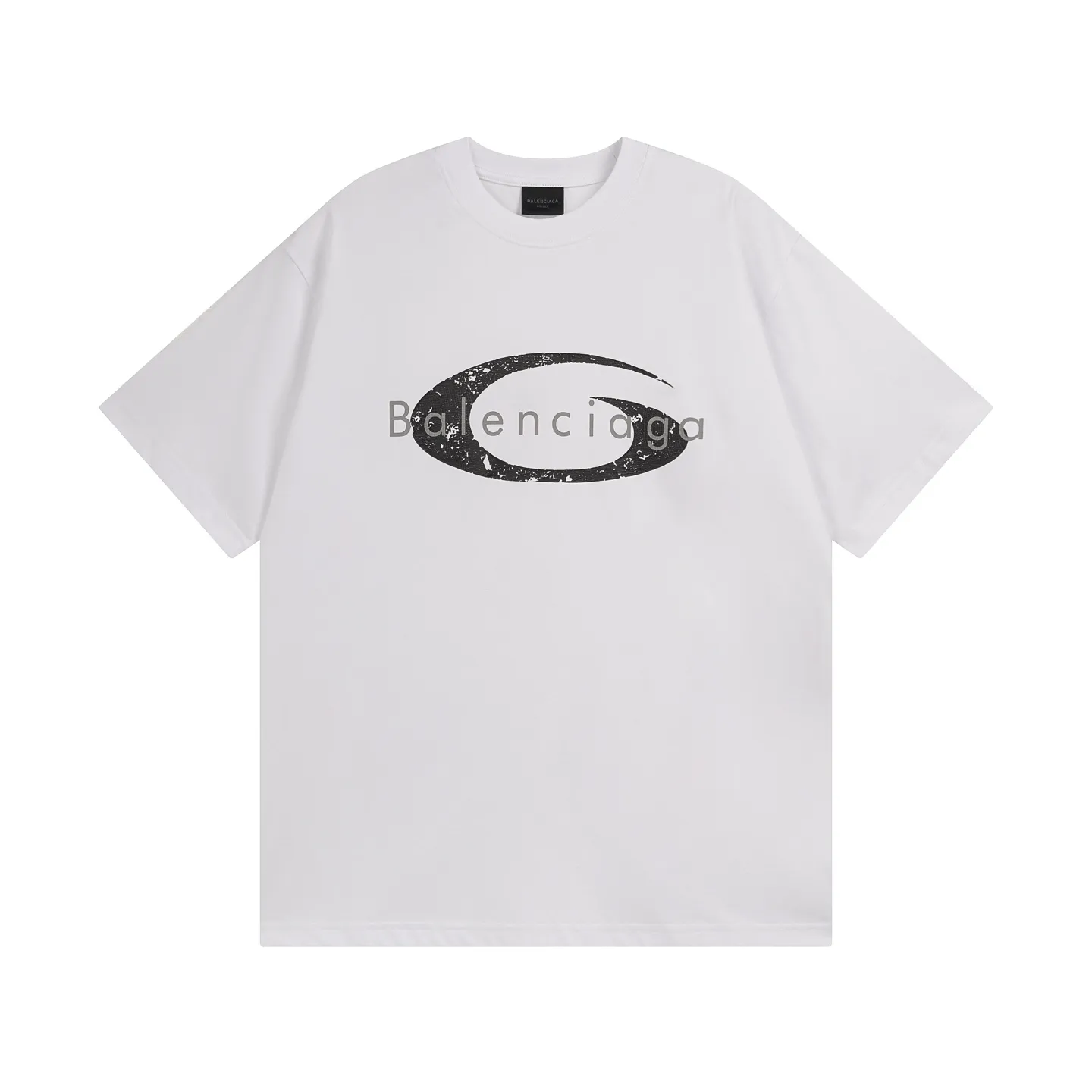 🅿️180 real photos [Top version. Official website quality] BALENCI*GA/Paris.SS25 latest model, Paris micro-label classic LOGO art cracked print short-sleeved T-shirt. Brick cabinet synchronization. Genuine product development at the first time, happy to print and compare! The fabric is made of Paris ZP custom-woven and dyed cotton double yarn. Weighing 260 grams, the cloth surface is clean. The cloth pattern is clear, soft and comfortable. The threads are dyed with no color difference. The printing uses environmentally friendly imported crack printing materials. The letters are clear and the effect is three-dimensional. The version adopts OS loose shoulder design. Same style for men and women. Code: BL253673 Color: black, white Size: XS S M L