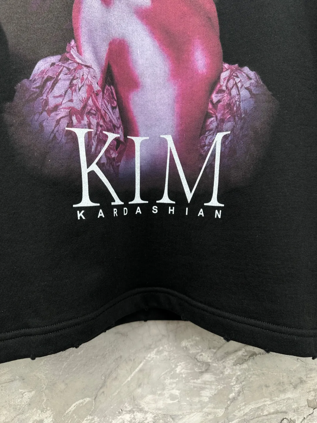 🅿️370 BALENCI*GA Paris Kardashian portrait art style hooded long-sleeved sweatshirt. The front pattern is printed by computer direct printing. The ready-to-wear is washed and worn. Customized matching hardware. The letters are clear. The effect is three-dimensional. Exclusively pattern-woven and dyed 460g fabric. Threads are dyed in the same vat with zero color difference. Brick cabinet synchronization. Welcome to compare. Same style for men and women -Color: Black -SIZE: Xs S M L Style No. 8971#