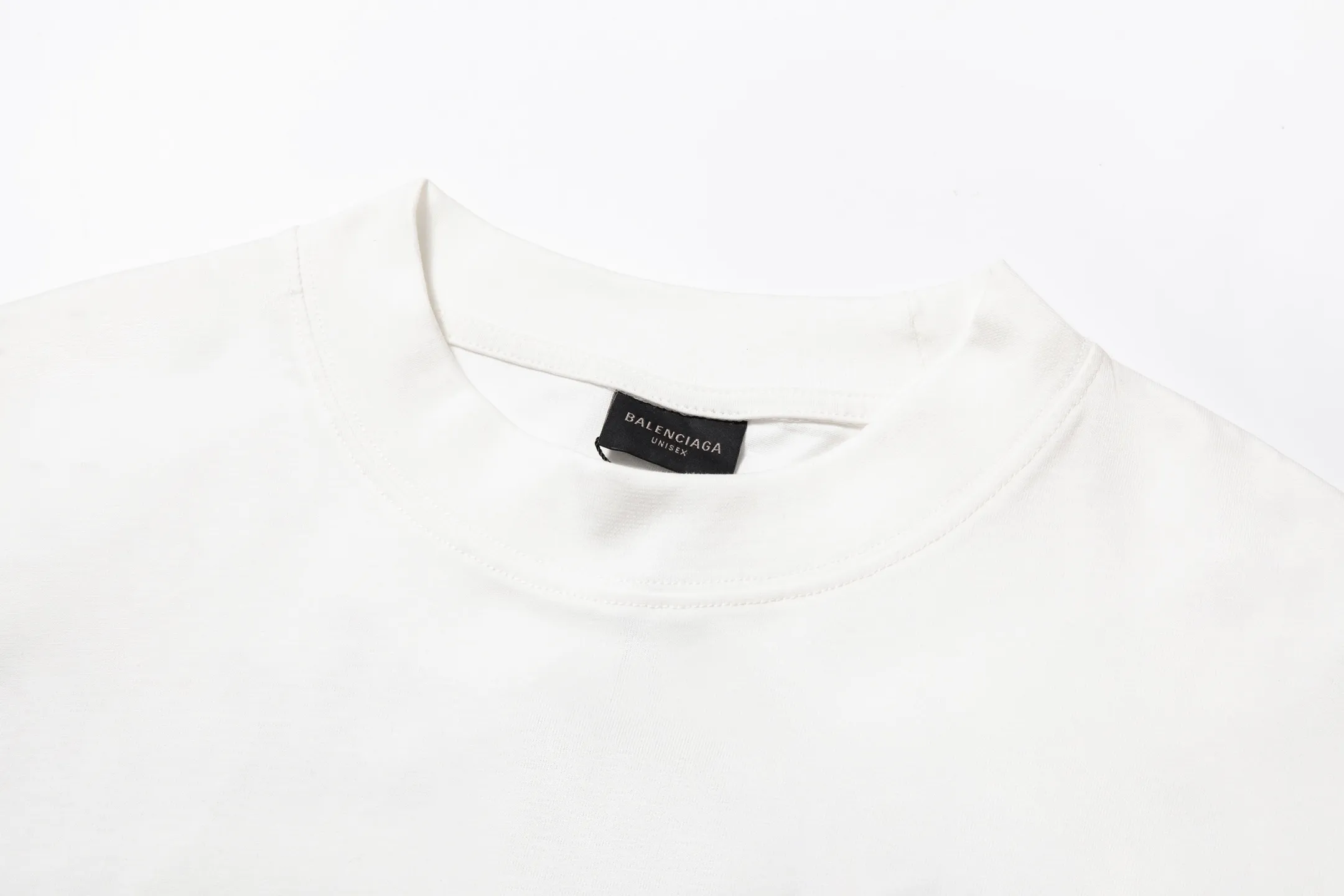 🅿️190 9208# Detailed picture Top version [[BALENCIA*GA] official website quality Paris new front and back letter badge icon LOGO printed short-sleeved T-shirt OS version Loose dropped shoulders Unisex style Fabric: 260 grams 100% cotton double yarn Technology: front and rear digital direct printing Garment washing Shape solid color Color: black off-white Size: XS S M L