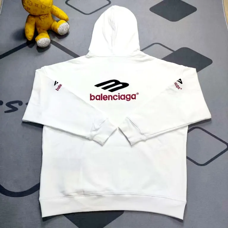 [New arrival] BALENCIAGA/Large 3m embroidered hooded sweatshirt. The embroidery distinguishes Tajima's machine from Niu 90,000 needle embroidery. It is full of details. It is really hard to restore the authentic details. The fabric is made of 480g pure cotton David sweater. It is full of thickness. Thousand needle embroidery process. Threads, cuffs and hems are all three standards for large products. Comparison is welcome. The version adopts OS loose shoulder design. Same style for men and women. Color: Black White Size: XS-L P:490