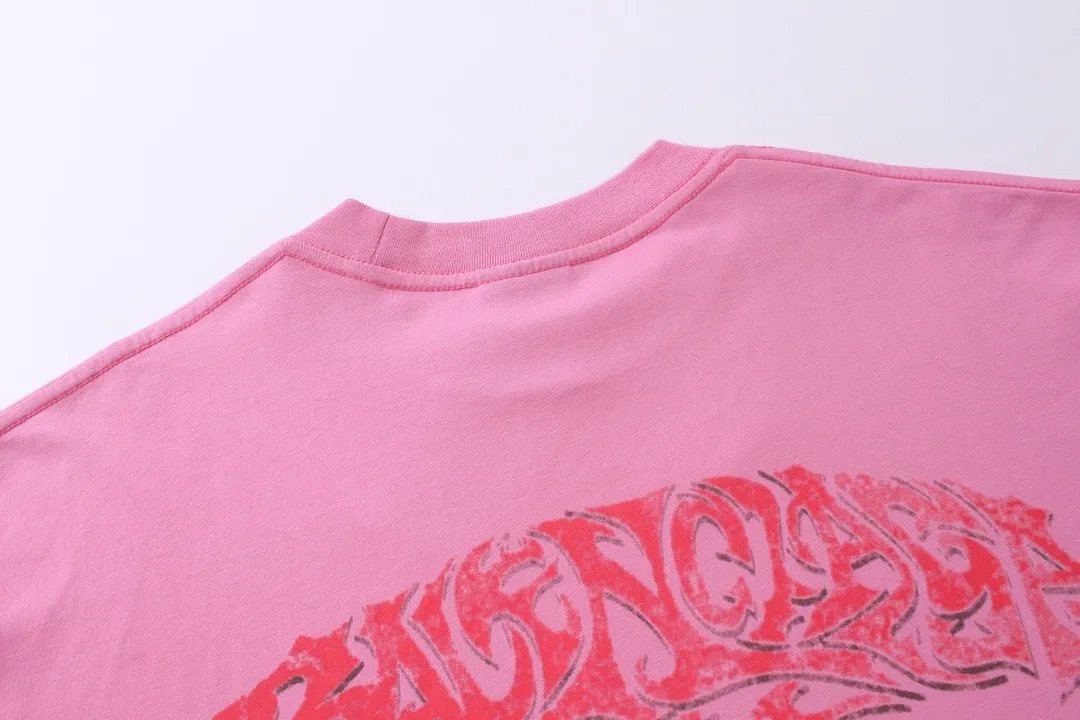 🅿️220 real photos [Top version. Official website quality] BALENCI*GA/Paris. 2024 latest flame graffiti direct-printed long-sleeved T-shirt. Brick cabinet synchronization. ⚠️Difference in market currency. YB development. The fabric is made of Paris ZP custom-woven and dyed 100% cotton double yarn compact cotton. The weight is 260 grams, the cloth surface is clean. The cloth pattern is clear, soft and comfortable. The threads are dyed with no color difference. The front and back printing adopts Kornit direct-printing printing pattern and adopts OS loose shoulder-dropping pattern. Same style for men and women. Code: BL225013 Color: dark gray blue, pink. Size: XS S M L