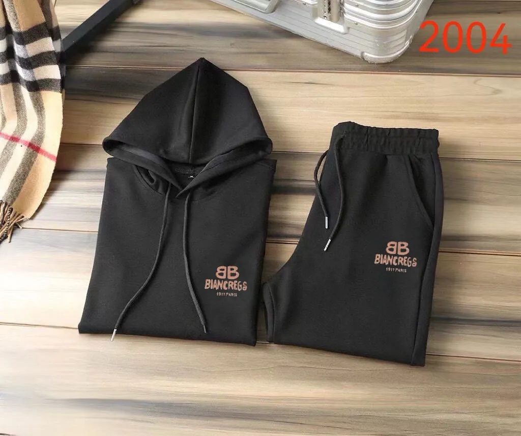 🅿️400 Direct Order [BALENCIAGA] (Fat Man’s Gospel) Hot-selling suit is coming. Focus on the original version of the official website. 2025 new hot-selling cardigan sweater suit. The original order is the best. 🇭🇰The meticulous work of top designers. It is a fitting and perfect upper body effect. 100% natural high-quality Roman cotton, close-fitting comfort, noble and elegant! Original hardware embodies elegance and nobility! Counter size: M-5XL (maximum wear up to 220 pounds)