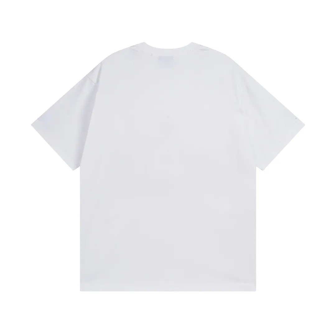 🅿️180 real photos [Top version. Official website quality] BALENCI*GA/Paris. SS24 latest model, Paris anti-letter art destruction crack print short-sleeved T-shirt. Brick cabinet synchronization. Genuine product development at the first time, happy to print and compare! The fabric is made of Paris ZP custom-woven and dyed cotton double yarn. Weighing 260 grams, the cloth surface is clean. The cloth pattern is clear, soft and comfortable. The threads are dyed with no color difference. The printing uses environmentally friendly imported materials. The letters are clear and the effect is three-dimensional. The version adopts OS loose shoulder design. Same style for men and women. Code: BL223398 Color: black, white Size: XS S M L