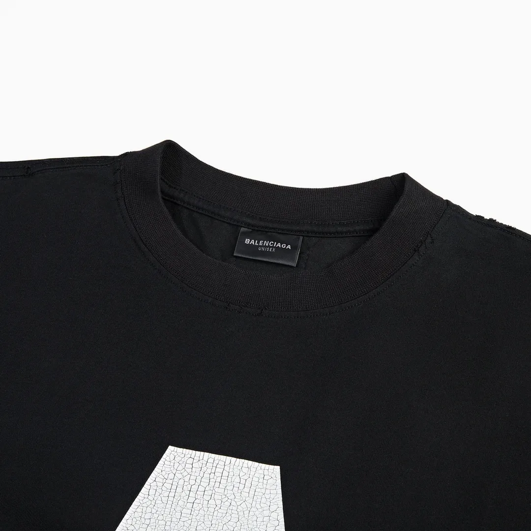 🅿️180 9121# Detailed picture Top version [[BALENCIA*GA] official website quality Paris new joint music collaboration cracked stretch crack short-sleeved T-shirt OS version loose dropped shoulders Unisex style Fabric: 260g 100% cotton double yarn Process: front and rear panels left and right sleeves crack print Garment wash worn distressed solid color Color: black (cracked) gray (cracked) Size: XS S M L