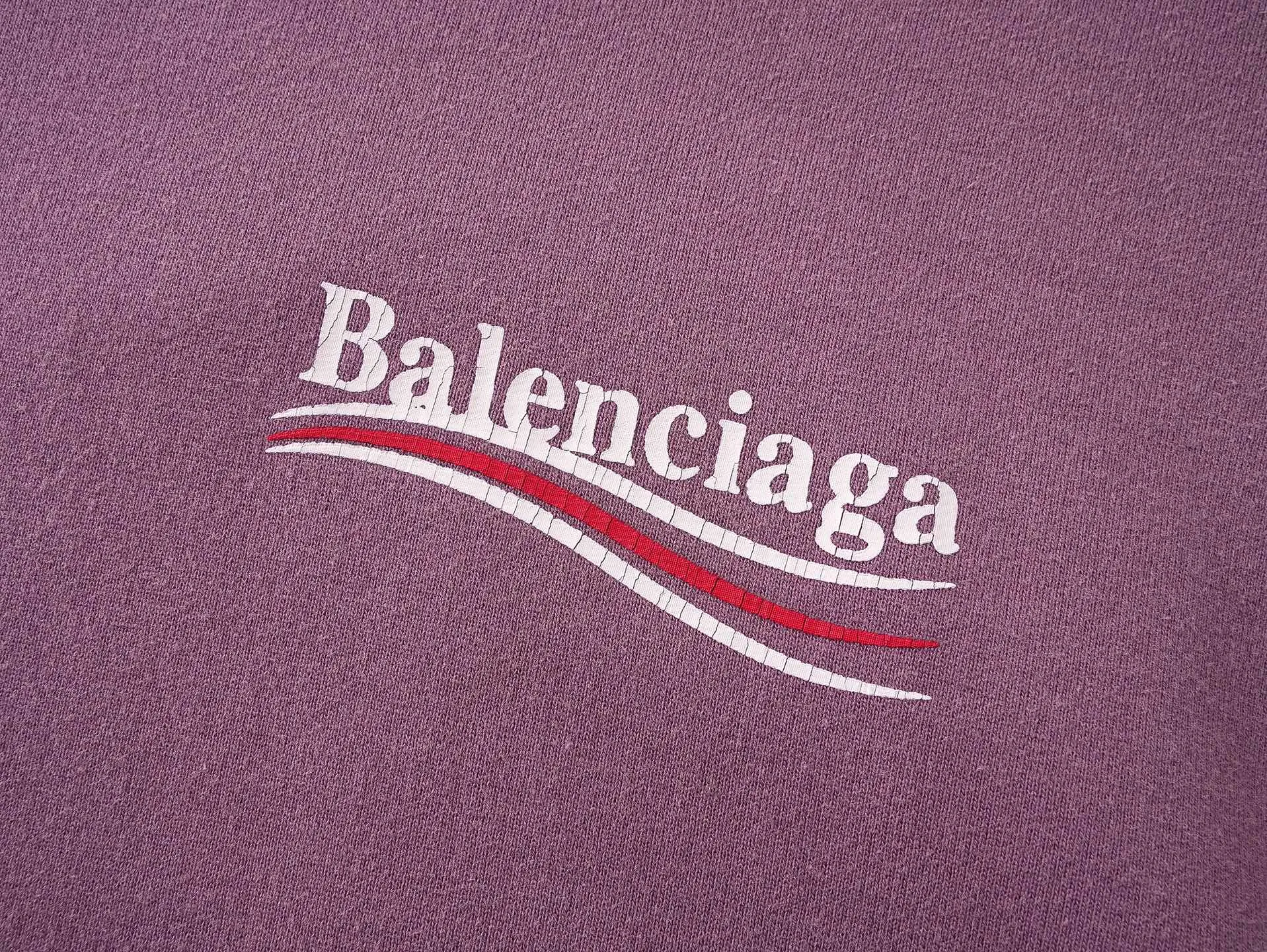 🅿️370 - BALENCI*GA Paris classic cola print split hooded long-sleeved sweatshirt. The front pattern is made of environmentally friendly imported rubber paddle split printing. The ready-made garments are sprayed with horse wash to make them old. The letters are clear. The effect is three-dimensional. Exclusively pattern-woven and dyed 460g fabric. Threads are dyed in the same vat with zero color difference. Brick cabinet synchronization. Welcome to compare. Same style for men and women -Color: washed purple -SIZE: Xs S M L Style number 8968#