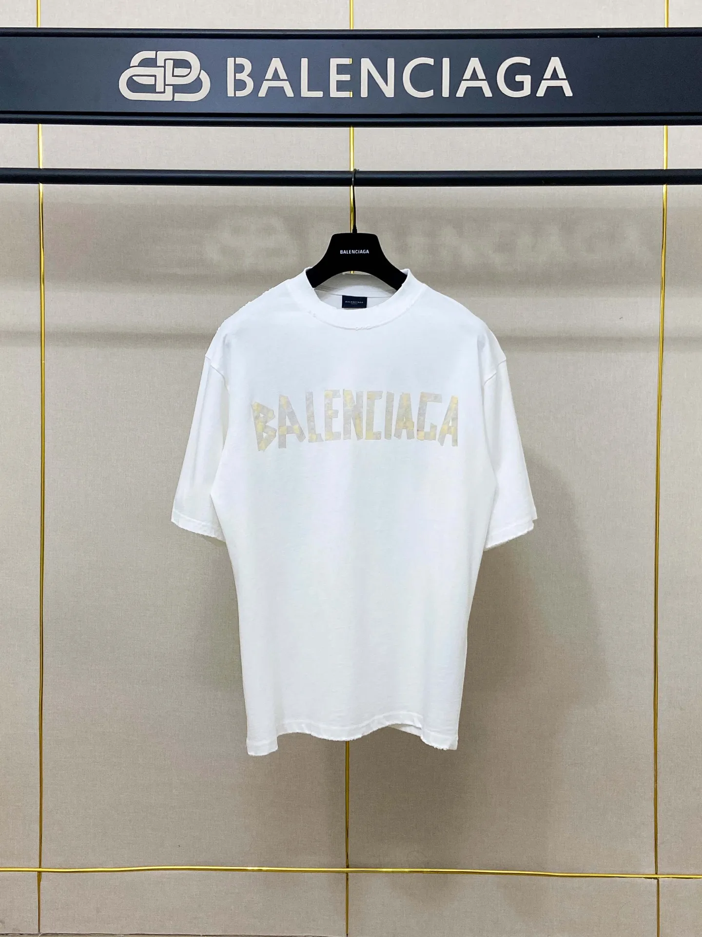 🅿️180 9110# Actual photo top version [[BALENCIA*GA] official website quality Paris new yellow tape bandage digital direct spray short-sleeved T-shirt OS version loose dropped shoulders Unisex style Fabric: 260g 100% pure cotton double yarn Process: front and rear digital direct spray garment wash worn distressed fixed color Color: gray blue white washed blue burgundy green Black silver rose red khaki Size: XS S M L