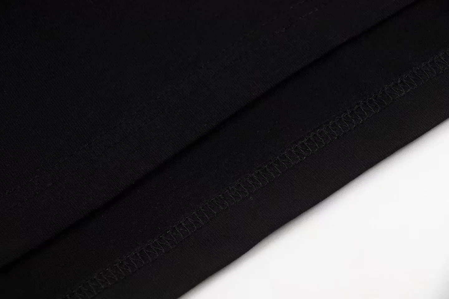 🅿️146 Style: 2025 new Balenciaga embroidered short-sleeved T-shirt Material: High version 300g double yarn combed cotton Size: S～XL Color: Black Style number: Z032