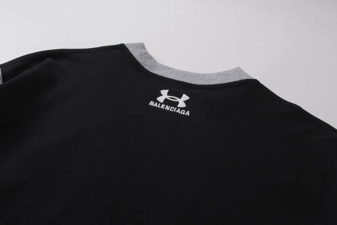 🅿️270 -BALENCI*GA Paris co-branded UnderArmour style long sleeves. The fabric is made of Paris ZP custom-woven and dyed double yarn pure cotton fabric 280g. The thread is custom-woven and dyed without color difference. The classic LOGO pattern embroidery on the front and back is embroidered by Tajima imported machine. Ready-to-wear washed. Two high-temperature styling washes. Os dropped shoulders, loose version, same style for men and women -Color: black -SIZE: XS S M L Style number 8628#