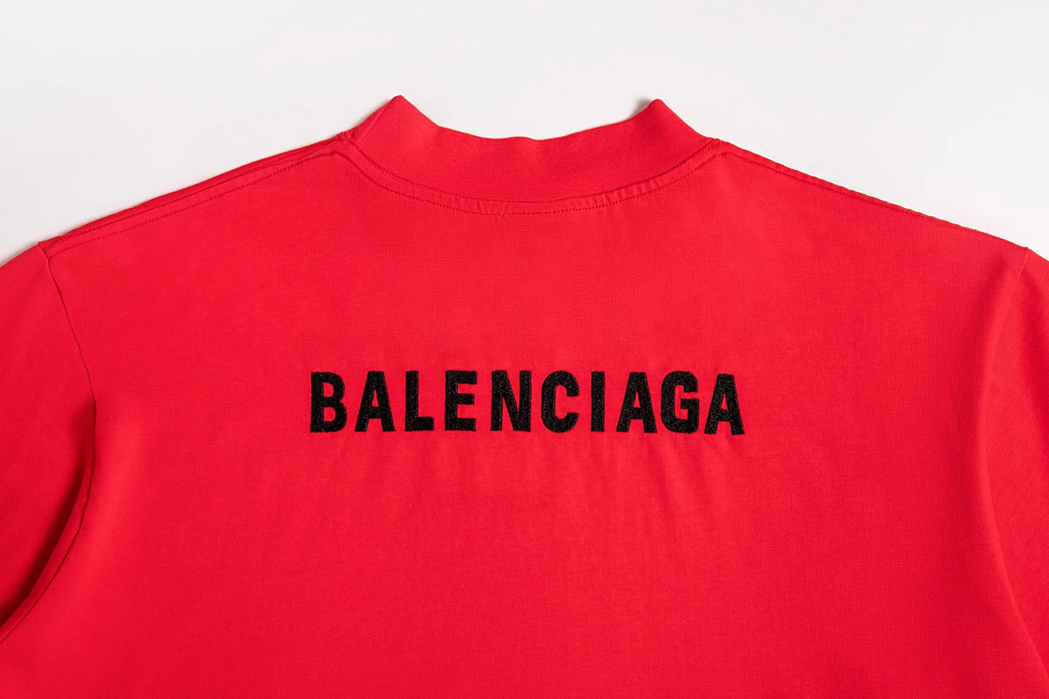 🅿️160 9102# Detailed picture Top version [[BALENCIA*GA] official website quality Paris new classic letter LOGO front and back embroidered short-sleeved T-shirt OS version loose dropped shoulders Unisex style Fabric: 260 grams 100% cotton double yarn Technology: front and back embroidery Garment washing Shape solid color Color: black white gray red Size: XS S M L