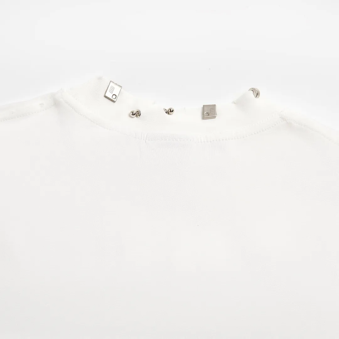 🅿️210 9139# Detailed picture Top version [[BALENCIA*GA] Official website quality Paris new hardware buckle rivet perforated short-sleeved T-shirt OS version Loose dropped shoulders Unisex style Fabric: 260 grams 100% cotton double yarn Craftsmanship: Hand-made buttoning Garment washing Frayed Old styling Solid color Color: Black White Size: XS S M L