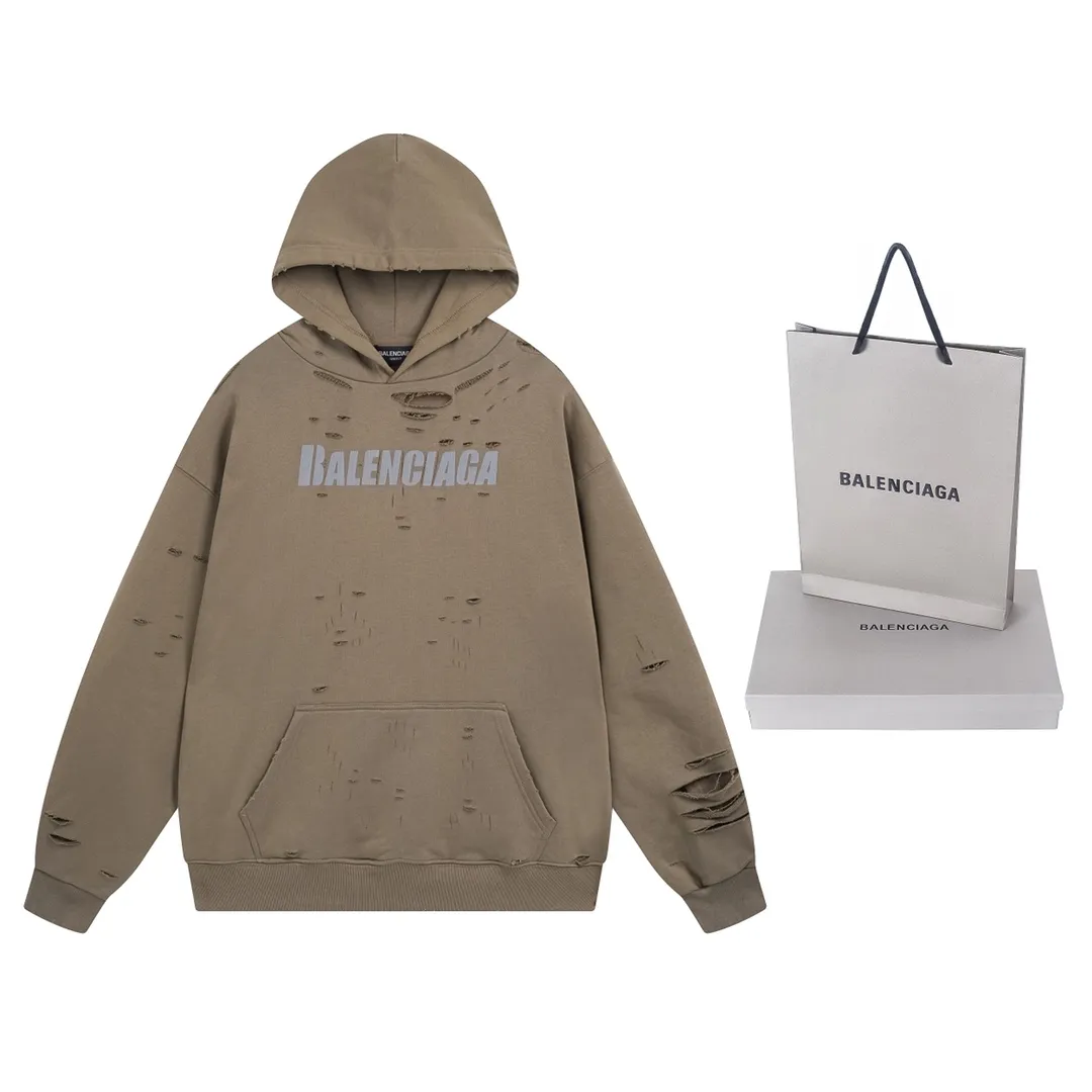 🅿️396 Detailed picture [Top version. Official website quality] BALENCI*GA/Paris. Classic style. 22SS #BALENCI*GA# Artistic ripped hole and velvet inner two-piece hooded sweatshirt. Autumn and winter brick cabinets are synchronized. Welcome to compare. The fabric is made of Paris ZP custom-woven and dyed cotton double yarn David coat with velvet lining. The fabric pattern is clear, soft and comfortable. The threads are woven and dyed with no color difference. The classic letter LOGO adopts precision stencils, imported environmentally friendly rubber paddles, and turtle crack printing, with a three-dimensional effect. Garment positioning art is worn with holes, and the hem is threaded. The brim of the hat and the bag mouth are hand-worn vintage. Restore the brick cabinet, and the version adopts the OS loose shoulder version. Same style for men and women Coding: BL238001 Color: Black. White. Hulan. Brown. Dark green. Burgundy. Purple Size: XS to L