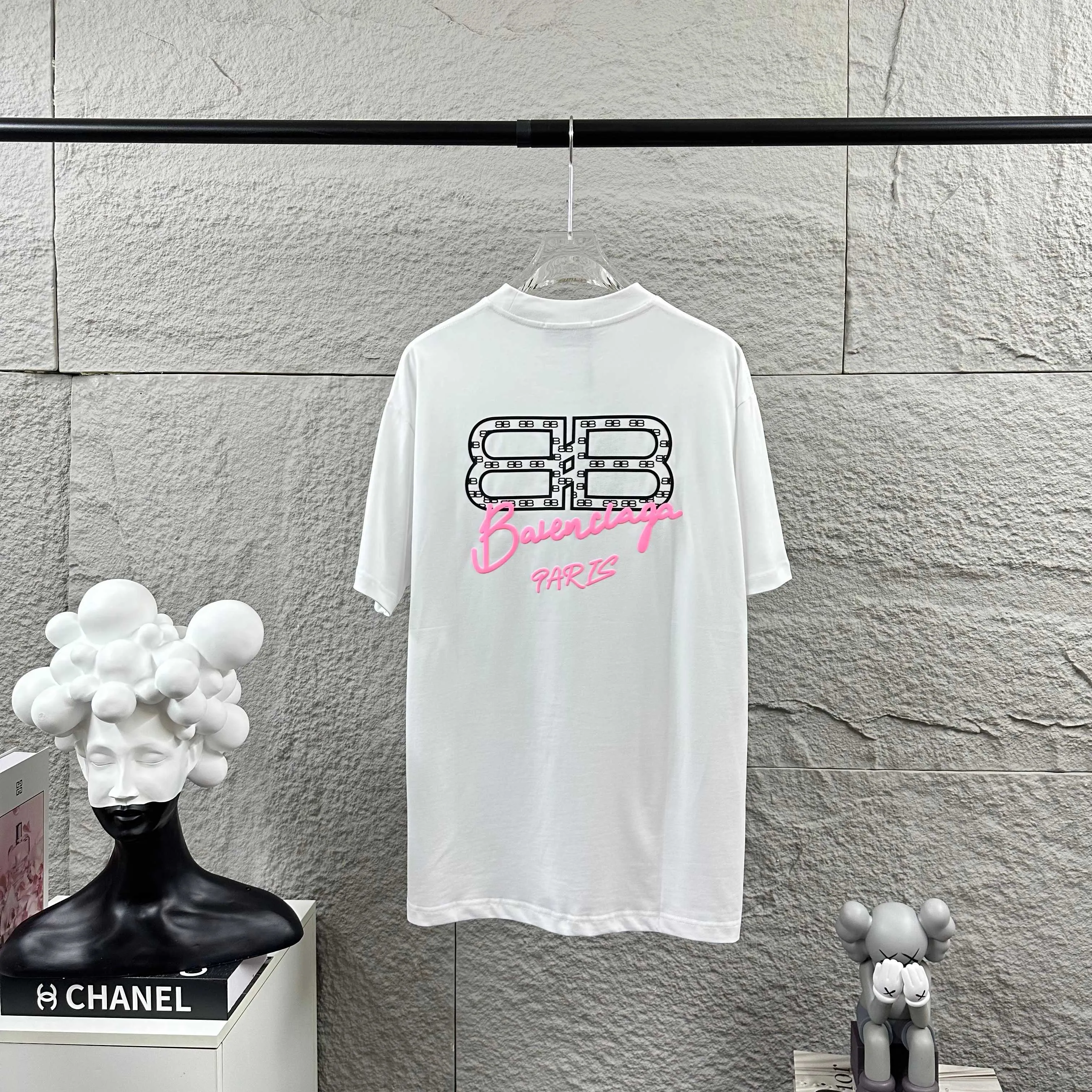 🅿️190 BALENCI*GA Paris 2025 spring and summer new short-sleeved T-shirt Classic letter three-dimensional foam + silicone technology Customized double yarn plain cotton fabric Short-sleeved T-shirt Unisex Color: Black White Size: S (90-130 catties) M (120-150 catties) L (140-165 catties) XL (160-180 catties) XXL (180-210 pounds)