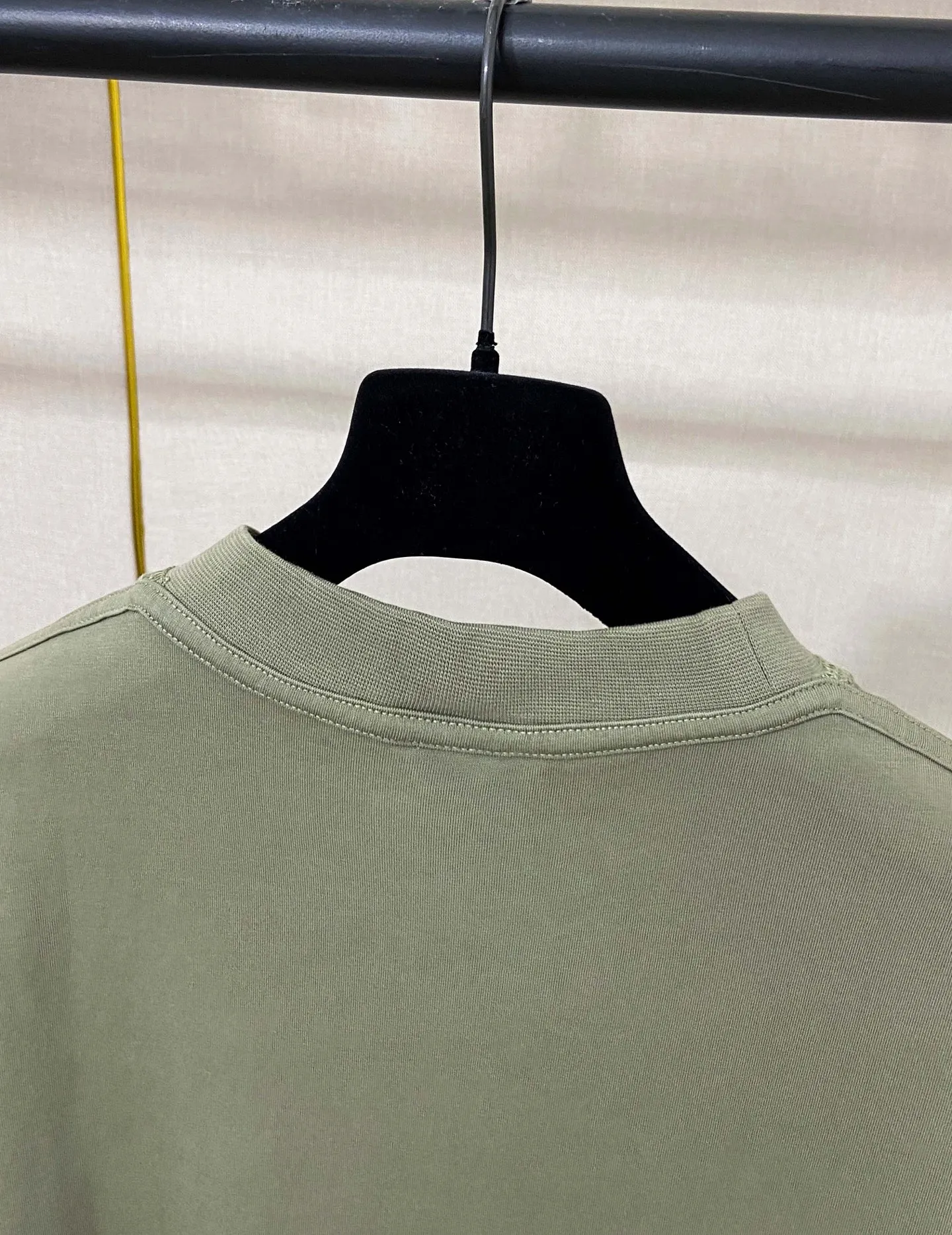 🅿️190 9181# Real shot top version [[BALENCIA*GA] official website quality Paris new letter LOGO chest patch embroidery short-sleeved T-shirt OS version loose dropped shoulders Unisex style Fabric: 260g 100% cotton double yarn Technology: front patch embroidery reverse stitching garment wash distressed shaping solid color Color: washed black, fog blue, green Size: XS S M L