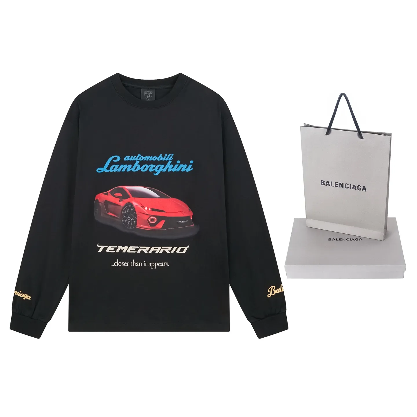🅿️250 Actual pictures [Top version. Official website quality] BALENCI*GA/Paris co-branded Lamborghini Lamborghini front and back left and right sleeves direct-injection printed long-sleeved T-shirt # SS25 latest model. Research and development at the first time, different market currencies. Comparisons welcome. The fabric is made of Paris ZP custom-woven and dyed cotton double yarn. Weighing 260 grams, the cloth surface is clean. The cloth pattern is clear, soft and comfortable. The threads are dyed with no color difference. Printing adopts computer direct printing. The pattern letters are clear, three-dimensional and without burrs. Jubie market produces pictures based on pictures. Welcome to compare. The version adopts OS loose shoulder design. Same style for men and women. Code: BL255071 Color: white gray, black Size: XS S M L