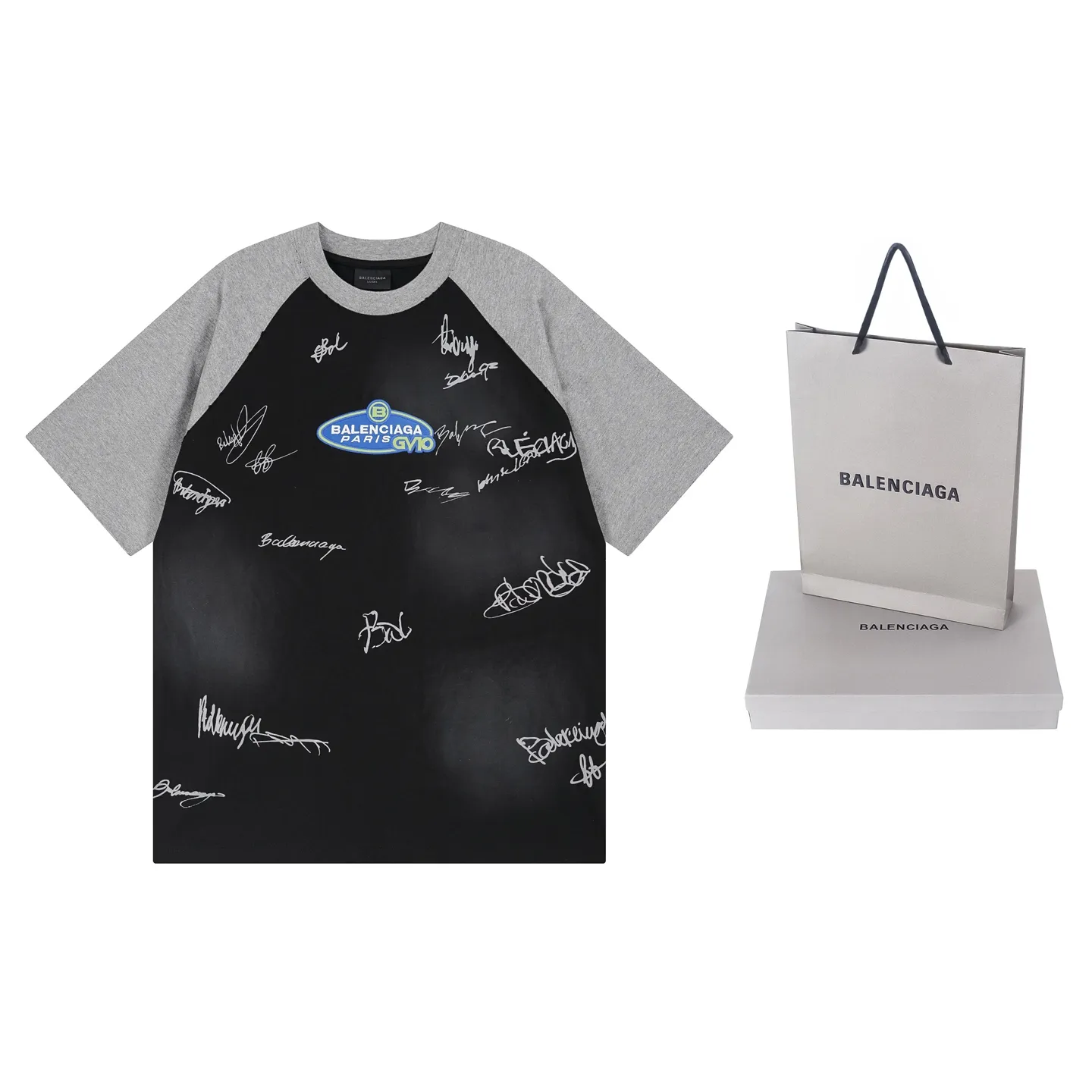 🅿️230 real photos [Top version. Official website quality] BALENCI*GA/Paris #2025 new style raglan sleeves, color matching, signature printing, embroidery LOGO, washed, distressed, hand-painted graffiti, new short-sleeved T-shirt. #2025 Brick Cabinet Synchronization Extra heavy craftsmanship. Welcome to compare. The fabric is made of Paris ZP custom-woven and dyed cotton double yarn, with a weight of 260 grams. The cloth surface is clean. The cloth pattern is clear, soft and comfortable. The threads are dyed with no color difference. The signature is printed with environmentally friendly glue, and the classic letter LOGO is embroidered with an imported Tajima embroidery machine. The letters are clear and the effect is three-dimensional. Restore the brick cabinet, adopt OS loose shoulder style. Same style for men and women. Coding: BL253728 Color: black, white Size: XS S M L
