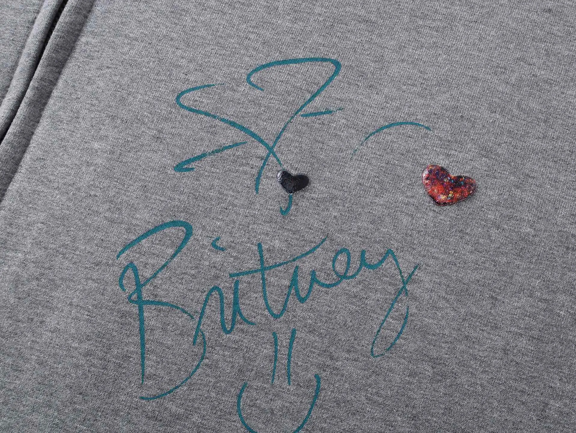 🅿️420 BALENCI*GA Paris Music | Britney Series limited edition music series hooded zipper sweatshirt. The embroidery on the hood is finely embroidered by an imported Tajima embroidery machine. The front and back panels are made of Conley direct injection. Customized matching hardware. The letters are clear. The effect is three-dimensional. Exclusively pattern-woven and dyed 460g fabric. Threads are dyed in the same cylinder with zero color difference. Brick cabinet synchronization. Welcome to compare. Same style for men and women -Color: Gray -SIZE: Xs S M L style number 8982#