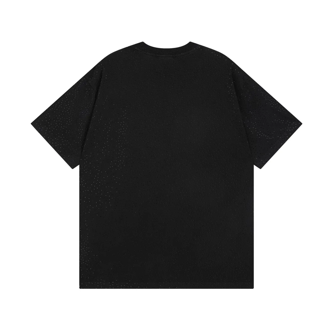 🅿️250 Detailed picture [Top version. Official website quality] BALENCI*GA/Paris BALENCI*GA# Starry hot diamond washed and distressed short-sleeved T-shirt. Brick cabinet synchronization. The fabric is made of Paris ZP custom-woven and dyed 100% cotton double yarn compact cotton. The weight is 260 grams. The cloth surface is clean. The cloth pattern is clear. Soft and comfortable. The color fastness is good. It is not easy to change color. The threads are woven and dyed with no color difference. The whole piece of clothing is washed and made into a solid, high-tech, ironed finish. Imported diamonds are used. The luster is bright and bright. It is not easy to fall off. The market is wrong. Comparisons welcome. Restore brick cabinet. The version adopts OS loose shoulder version. Same style for men and women. Code: BL223106 Color: washed black. White Size: XS to L