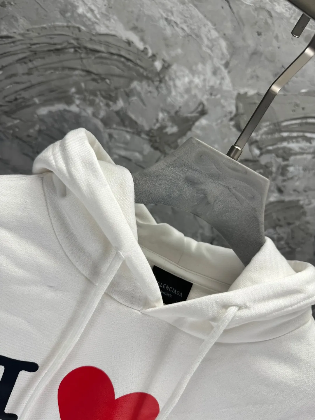 🅿️360 BALENCI*GA Paris' latest Balenciaxx art multi-branded hooded long-sleeved sweatshirt. The front printing uses imported environmentally friendly offset printing. The effect is three-dimensional. Exclusively woven and dyed 460g fabric. Threads are dyed in the same vat with zero color difference. Brick cabinet synchronization. Welcome to compare. Same style for men and women -Color: black white -SIZE: Xs S M L Style No. 8957#