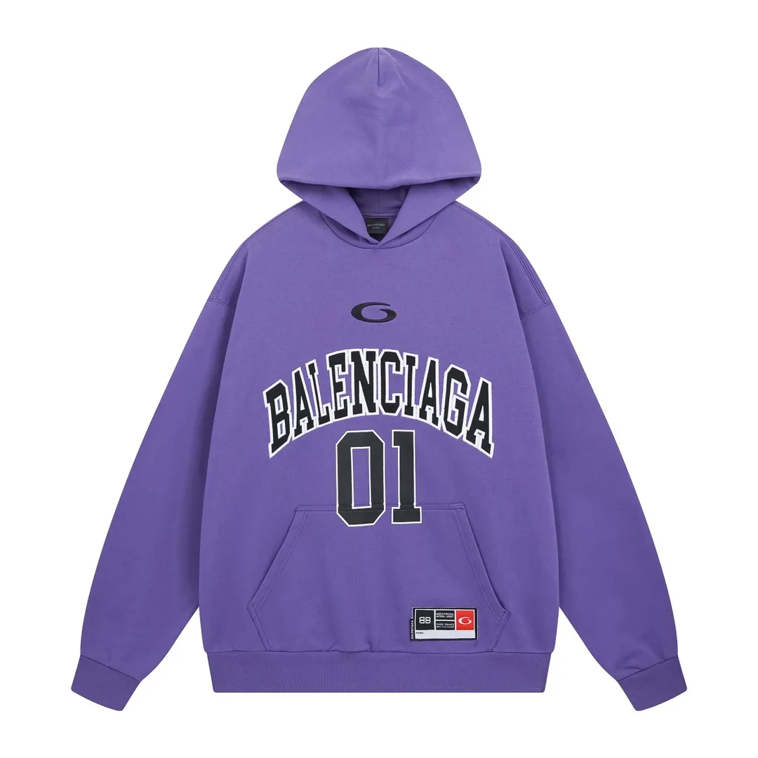 🅿️360 real photos [Top version. Official website quality] BALENCI*GA/Paris.SS25 latest basketball uniform embroidered printed hooded long-sleeved sweatshirt. The front embroidery is embroidered and printed using a Tajima computer embroidery machine, the lower left corner is stamped, and the back piece is printed. The brick cabinets are synchronized. The authentic product is developed at the first time. The fabric is made of Paris ZP custom-woven and dyed cotton sweatshirt. Weighing 460 grams, the cloth surface is clean. The cloth pattern is clear, soft and comfortable. The threads are dyed with no color difference. The printing uses environmentally friendly imported materials, the letters are clear and the effect is three-dimensional. The version adopts OS loose shoulder design. Same style for men and women. Code: BL258959 Color: Black Purple Colorful Blue Size: XS S M L