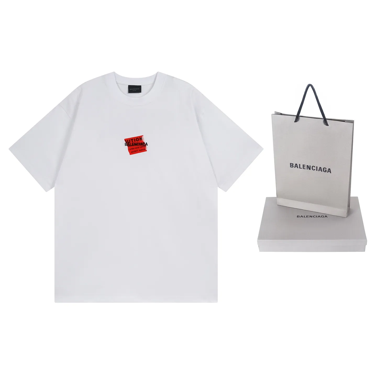 🅿️196 Actual pictures [Top version. Official website quality] BALENCI*GA/Paris #2025 new style front and rear letter LOGO embroidered tape taped short-sleeved T-shirt, full of design. Welcome to compare. The fabric is made of Paris ZP custom-woven and dyed cotton double yarn, weight 260 grams, clean cloth surface, clear cloth pattern, soft and comfortable. The threads are dyed with no color difference. The classic letter LOGO is embroidered with imported Tajima embroidery machine. The tape is stamped with imported transparent glue. The effect is three-dimensional. Restore the brick cabinet, adopt the OS loose shoulder version. Same style for men and women. Code: BL253662 Color: black, sky blue, white, floral gray Size: XS S M L