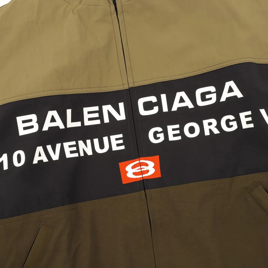 P🅿️620 Balenciaga/Balenciaga three-color double-ring printed stand-up collar jacket. It is made of custom-made matt Taslan professional fabrics, with three-proof coating process, Teflon anti-fouling treatment, anti-oil stains and easy to clean. Polyester high-density bird's-eye mesh lining, three-dimensional circulation breathable structure, quick moisture export, anti-static treatment, more comfortable to wear in autumn and winter, imported environmentally friendly glue screen printing, custom hardware zipper double puller LOGO, custom accessories three labels Size: XS-L