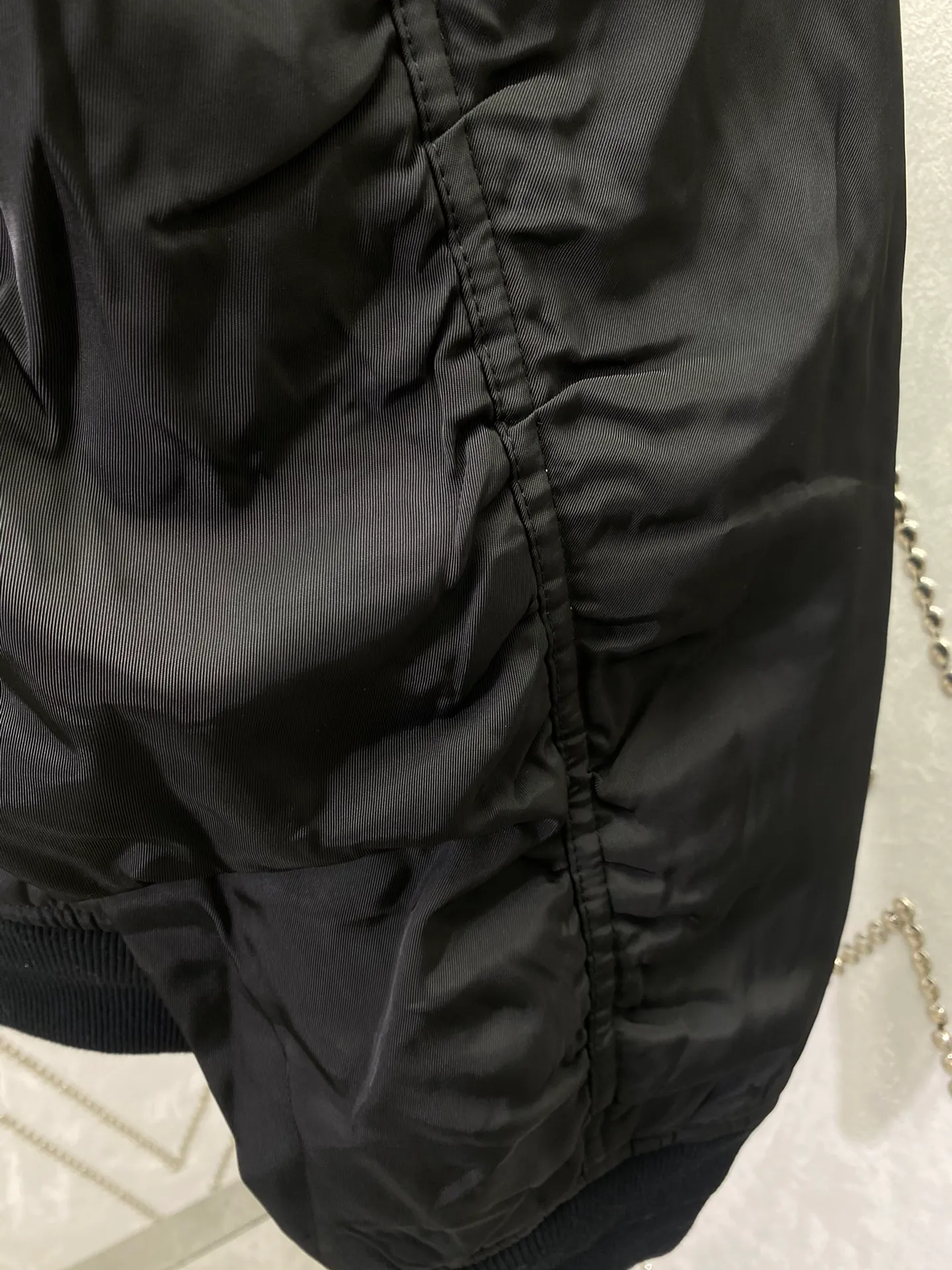 🅿️580 Paris 24ss new black nylon jacket, designed with 2 snap-button flap pockets on the front, ribbed trim, and embroidered Balenciaga boxing artwork on the chest and back! Same style for men and women! Size: XXS.XS.S.M.