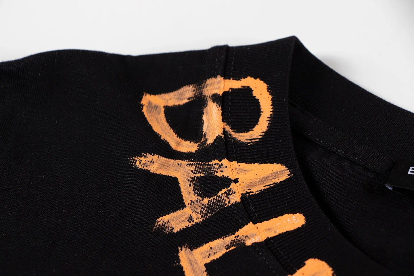 🅿️170 Style: 2026 new Balenciaga hand-painted short-sleeved T-shirt Material: High version 300g double yarn combed cotton Size: S～XL Color: Black Style number: H0101