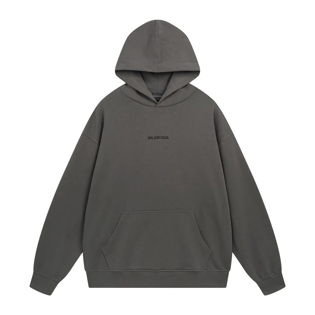 🅿️300 Detailed picture [Top version. Official website quality] BALENCI*GA/Paris#Classic model. Classic letter embroidered long-sleeved hooded sweatshirt on the front and back. 2023 autumn and winter brick cabinet synchronization.                       The fabric is made of Paris ZP custom-woven and dyed cotton double yarn David coat. The weight is 450 grams. The cloth surface is clean. The cloth pattern is clear, soft and comfortable. The threads are dyed with no color difference. The classic letters are embroidered with an imported Tajima embroidery machine. The letters are clear and the effect is three-dimensional, restoring the brick cabinet. The version adopts the OS loose shoulder style. The same style for men and women. Coding: BL238039 Color: black, ash, purple, khaki, off-white Size: XS S M L