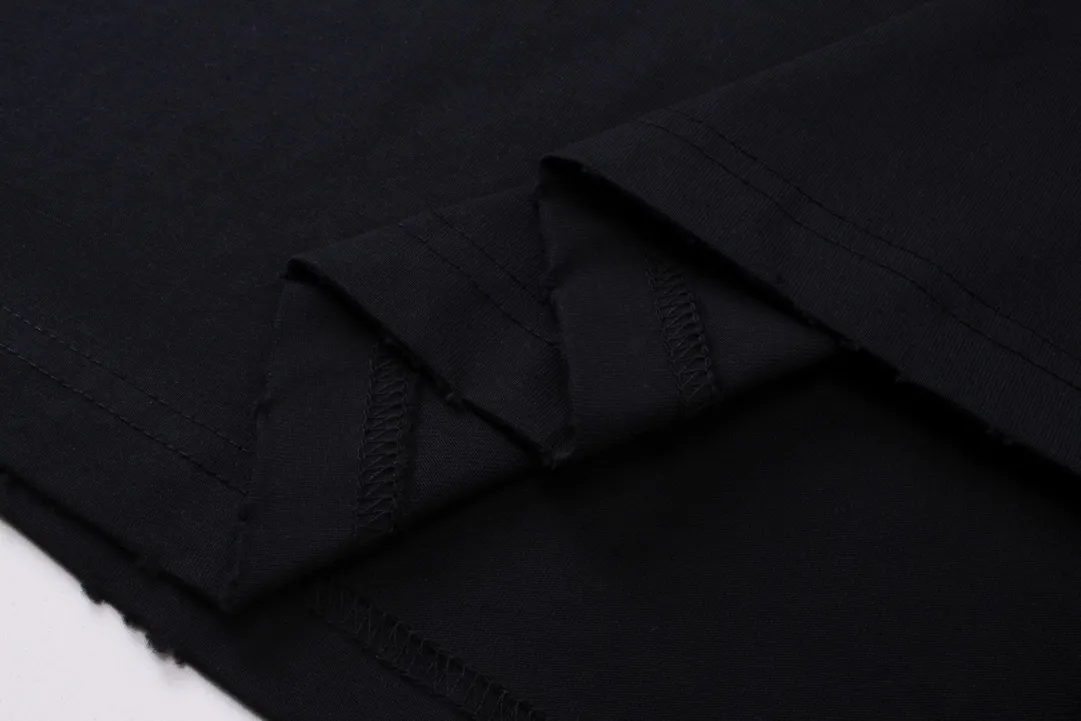 🅿️250 BALENCI*GA Paris tape series printed washed distressed long sleeves. The fabric is made of 280g Paris-specific double yarns*high weight 1:1 double yarn rib. The front and rear panels are made of imported Kornray machine direct-injection printing technology. Distressing + multi-position cutting and wear-making process. Two high-temperature shaping washes. os dropped shoulders and loose version. Same style for men and women -Color: off-white, iron gray, burgundy, green, black blue, fog blue -SIZE: XS S M L style number 8602#