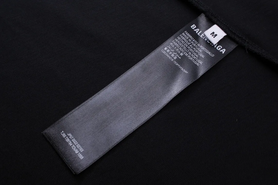 🅿️250 BALENCI*GA Paris tape series printed washed distressed long sleeves. The fabric is made of 280g Paris-specific double yarns*high weight 1:1 double yarn rib. The front and rear panels are made of imported Kornray machine direct-injection printing technology. Distressing + multi-position cutting and wear-making process. Two high-temperature shaping washes. os dropped shoulders and loose version. Same style for men and women -Color: off-white, iron gray, burgundy, green, black blue, fog blue -SIZE: XS S M L style number 8602#