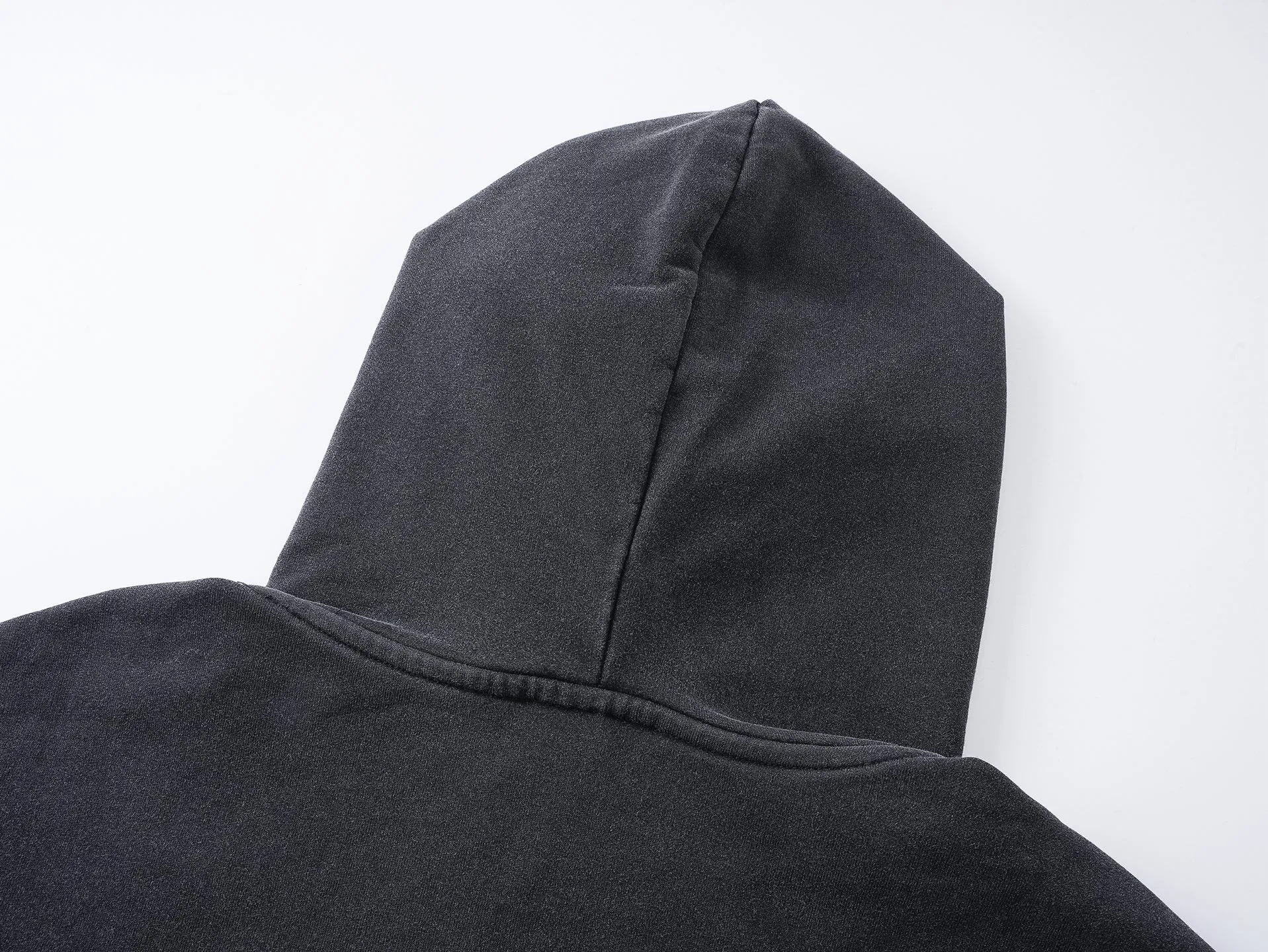 🅿️366 real photos [Top version. Official website quality] BALENCI*GA/25 new model. Latest style SS25 ready-to-wear washable hooded sweatshirt with Los Angeles night scene direct-printed print on the front. Research and development at the first time, different market currencies. Comparisons welcome. The fabric is made of Paris ZP custom-woven and dyed cotton sweatshirt. Weighing 460 grams, the cloth surface is clean. The cloth pattern is clear, soft and comfortable. The threads are dyed with no color difference. Printing adopts computer direct printing. Garments are washed and aged. Jubie market currency. Welcome to compare. The version adopts OS loose shoulder design. Same style for men and women. Code: BL259905 Color: washed black, apricot Size: XS S M L