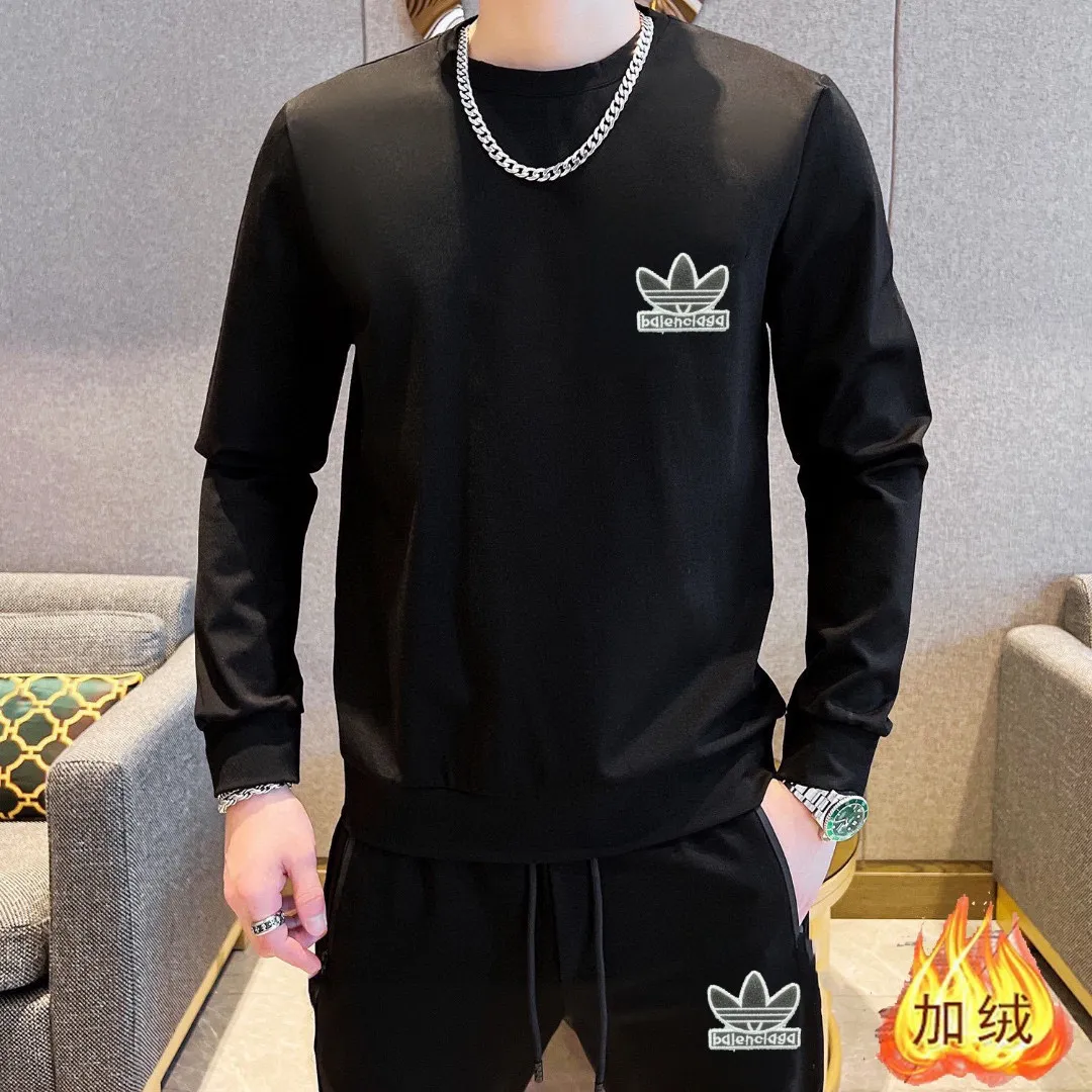 🅿️400 brand [BALENCIAGA] (velvet and thickened) 2025 autumn and winter new products, celebrities’ favorite fashion-flavored casual suits, clean and neat tailoring, full of urban style. Made of high-quality custom-made fabrics, the lining has excellent thermal insulation effect, feels soft and dry, and the upper body effect is crisp and stylish. The three-dimensional cutting process and the pattern are all of high standards, and the silhouette version has the right benefits! It is not tight at all, and you feel good when you put it on. So many top-quality raw materials create high-end products with unparalleled value. It is the first choice for high-end fashion people. (Size: M-4XL can wear up to 200 pounds)