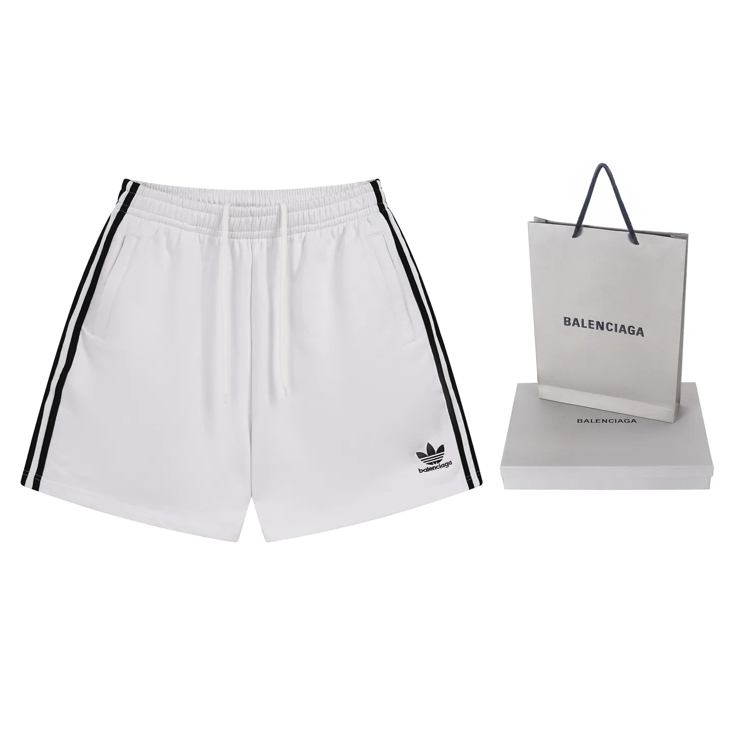 🅿️240 real shots [Top version. Official website quality] BALENCI*GA/Paris. 2025 new model. Paris co-branded adidas clover embroidered side seams. Invisible zipper shorts at the pocket. Brick cabinet synchronization. Genuine product developed at the first time, please print and compare! The fabric is made of Paris ZP custom-woven and dyed 100% cotton terry sweatshirt. The weight is 460 grams. The cloth surface is clean. The cloth pattern is clear and the hand feels soft and comfortable. The embroidery uses an imported Tajima embroidery machine. The letters are clear and the effect is three-dimensional. The version adopts a loose version. Same style for men and women. Code: BL257029 Color: black, white Size: XS S M L