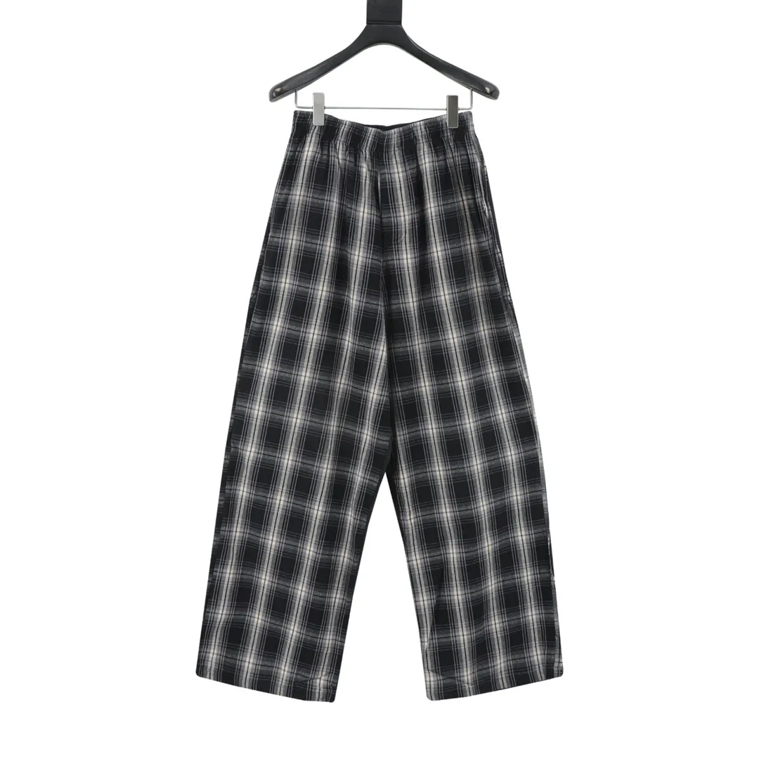 🅿️700 Balenciaga plaid spliced ​​trousers 🔥Top version🔥Balenciaga plaid fabric spliced ​​pure cotton terry black pattern gray sweatshirt fabric. Washed and nostalgic. Soft feel. Loose version. Versatile trousers. Same style for men and women. Size: XS-L