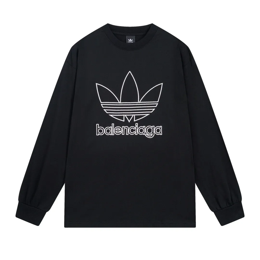 🅿️210 Detailed picture [Top version. Official website quality] BALENCI*GA/Paris co-branded Adidas front embroidered LOGO long-sleeved T-shirt# The fabric is made of Paris ZP custom-woven and dyed cotton double yarn. Weighing 260 grams, the cloth surface is clean. The cloth pattern is clear, soft and comfortable. The color fastness is good. It is not easy to change color. The threads are dyed with no color difference. The LOGO pattern letters are embroidered using imported embroidery machines, and the letters are three-dimensional and full. It is produced in Jubie market based on pictures, and comparisons are welcome. Restored brick cabinets. The version adopts OS loose shoulder design. Same style for men and women. Code: BL225028 Color: Black Size: XS S M L