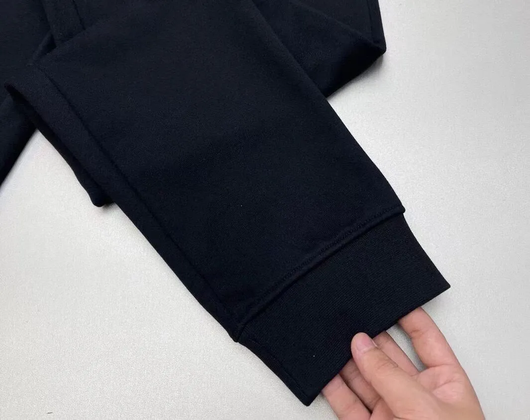 🅿️380 [BALENCIAGA] (Gospel for fat people) hot-selling suit is coming. Focus on the original version of the official website. 2025 new hot-selling sweatshirt suit. The original order is the best. 🇭🇰The meticulous work of top designers is dedicated to a fitting and perfect upper body effect. 100% natural high-quality Roman cotton, close-fitting comfort, noble and elegant! Original hardware embodies elegance and nobility! Counter size: M-5XL (maximum wear up to 220 pounds)
