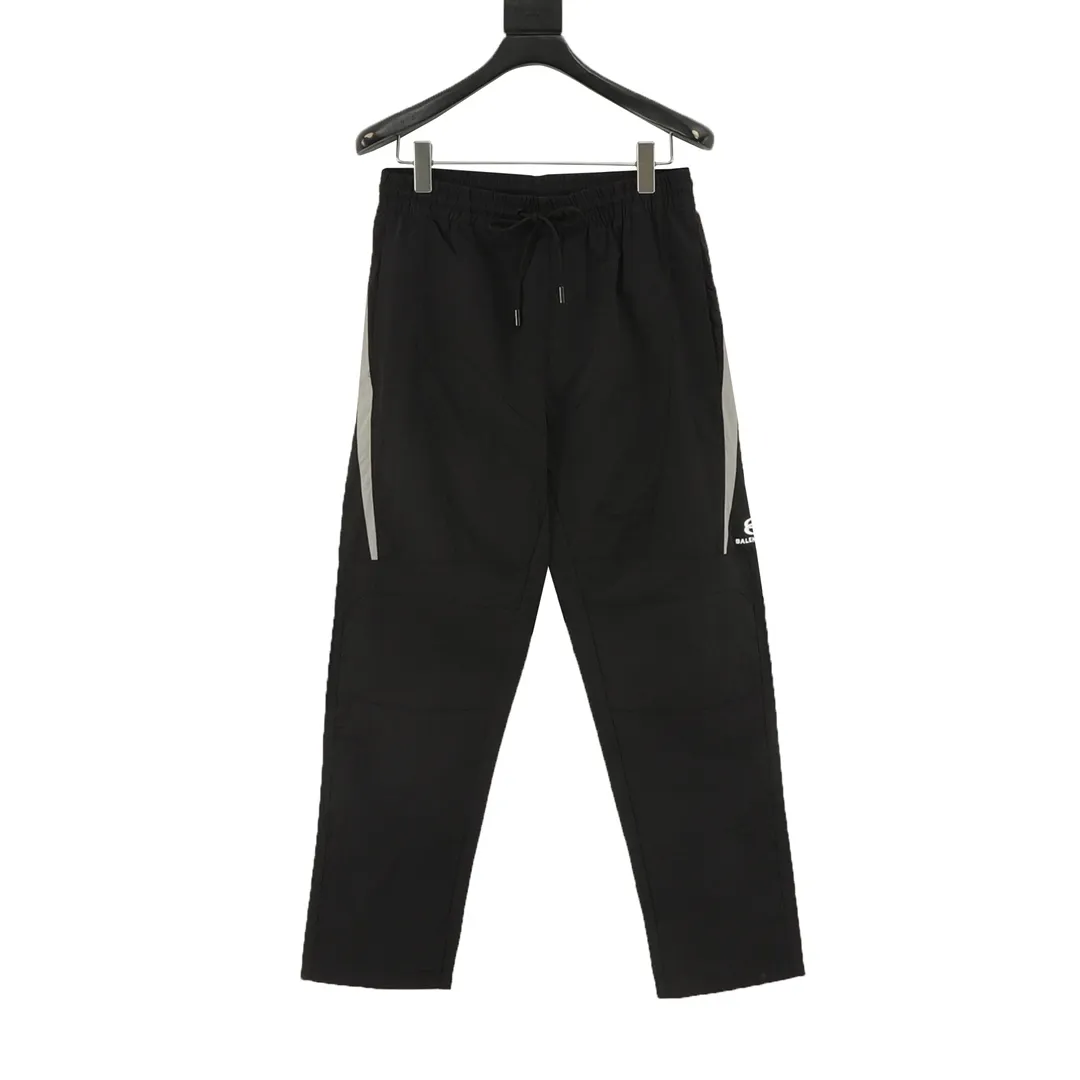 🅿️390 Balenciaga/Balenciaga half-letter embroidered splicing sports trousers, light luxury, a must-have item for daily commuting for men and women, correct version, welcome to compare · Customized matte Taslan jacket fabric · The fabric has been treated with a waterproof coating process · OS ultra-loose silhouette design Size: XS-L