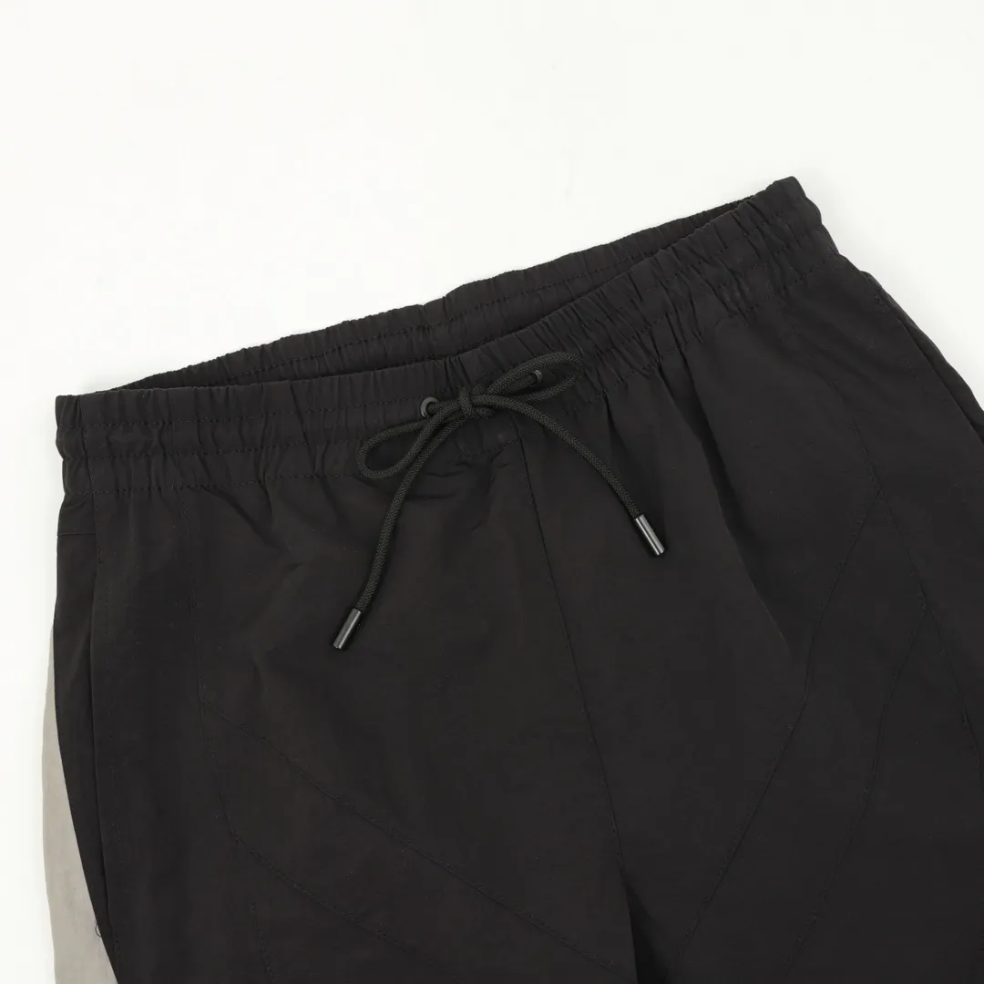 🅿️390 Balenciaga/Balenciaga half-letter embroidered splicing sports trousers, light luxury, a must-have item for daily commuting for men and women, correct version, welcome to compare · Customized matte Taslan jacket fabric · The fabric has been treated with a waterproof coating process · OS ultra-loose silhouette design Size: XS-L