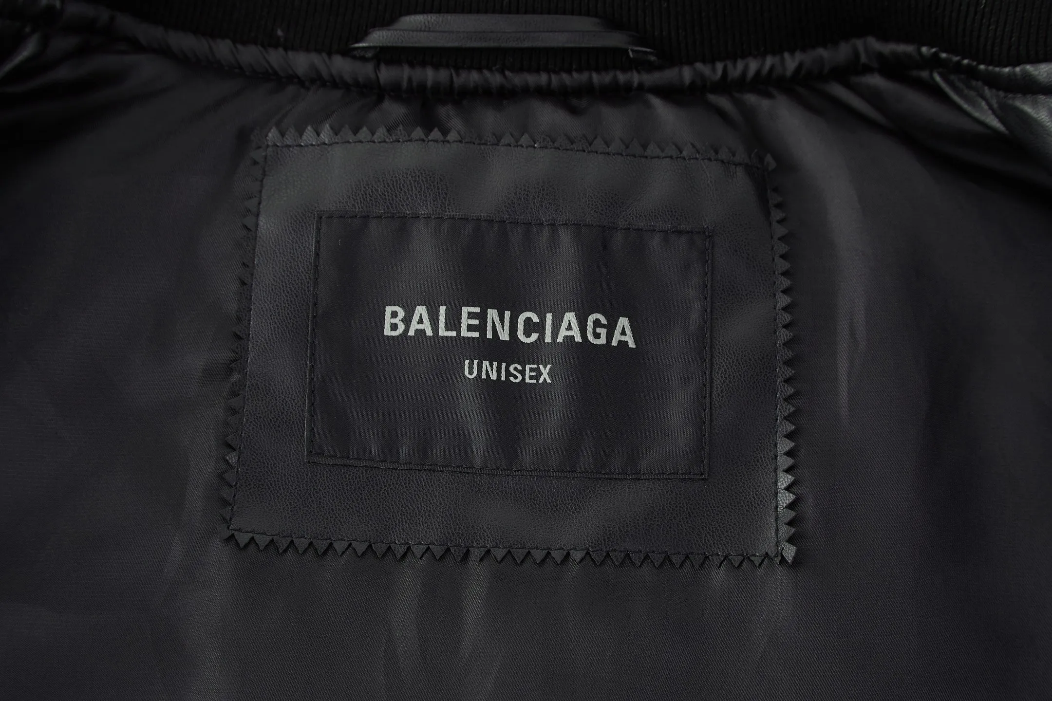 🅿️920 BLCG 01 Basketball Series Baseball Leather Jacket The fabric is made of customized environmentally friendly pu leather material with thin cotton lining. The letters are patch embroidered. They are laser cut first and then stitched and sewn in position, which is time-consuming and laborious. Size:XS-S-M-L
