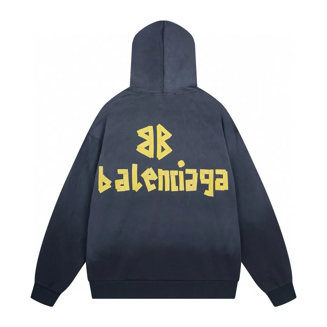 🅿️380 real photos [Top version. Official website quality] BALENCI*GA/Paris. 23ss latest classic hot model. Purchase the original board at the first time. Color. Printing. Washing. Production and authenticity. Wrong version in Jubie market. Welcome to compare. Tape direct printing. Ready-to-wear hooded sweatshirt washed and worn twice. The brick cabinet is synchronized. The fabric is made of Paris ZP custom-woven and dyed cotton sweatshirt. The weight is 450 grams. The cloth surface is clean. The cloth pattern is clear, soft and comfortable, and the threads are dyed with no color difference. The classic pattern adopts Kornit imported direct injection. The letters are clear and the effect is three-dimensional. Restored brick cabinet. The garments were washed and aged, and polished by many hands. Produced by ultra-heavy craftsmanship, special market currency. Note⚠️ZP fabric is made of fine-grained yarn. Pay attention to the big difference! Welcome to compare! The version adopts OS loose shoulder version. The same style for men and women. Code: BL238016 Color: dark gray blue, Paris blue, washed black, burgundy, fluorescent yellow, green, floral gray, sky blue, khaki Size: XS S M L