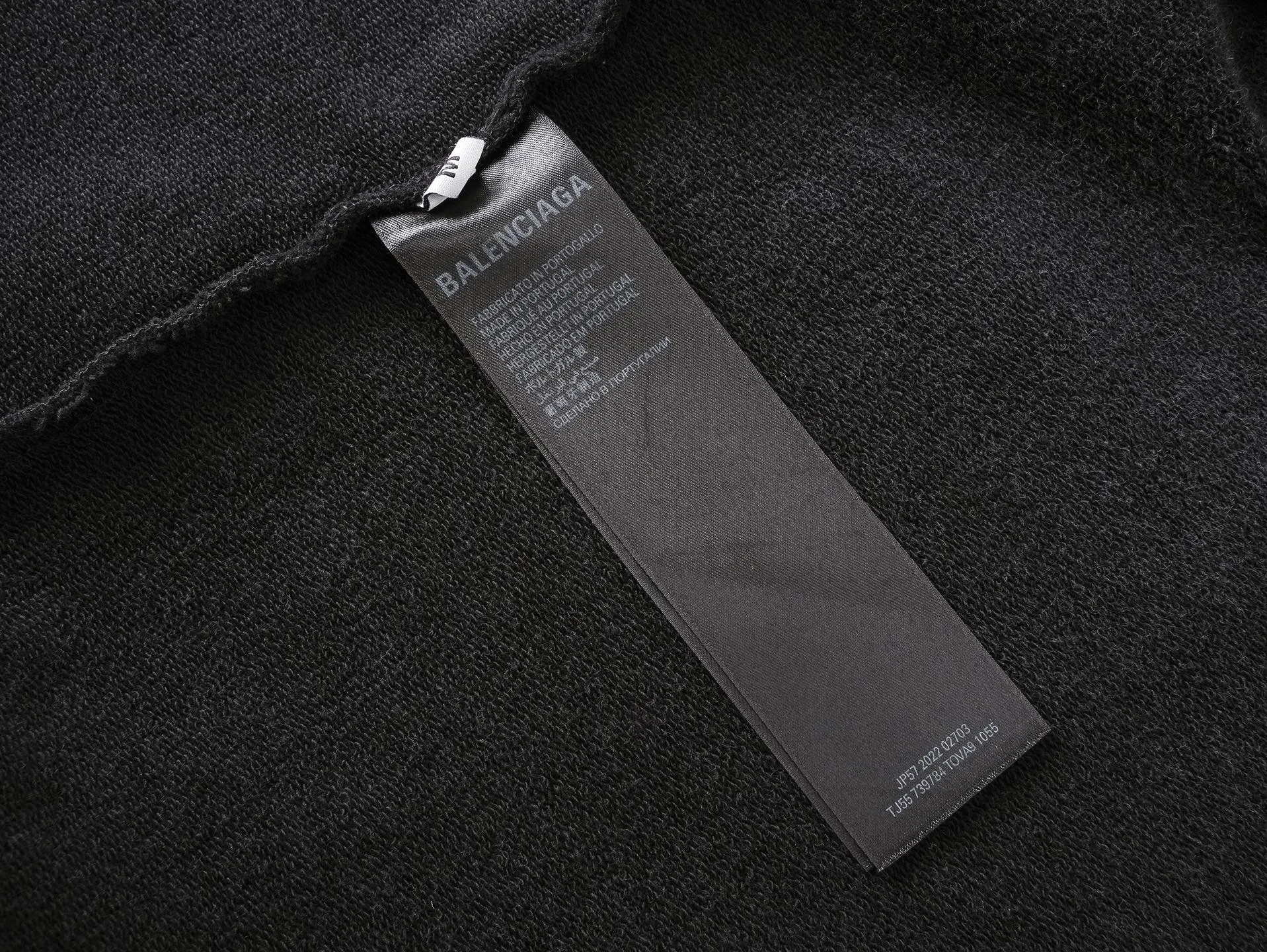 🅿️320 real shots [Top version. Official website quality] BALENCI*GA/26 new model. Paris co-branded puma series front printed washed hooded sweatshirt. SS26 latest model. Research and development at the first time, different market currencies. Comparisons welcome. The fabric is made of Paris ZP custom-woven and dyed cotton sweatshirt. Weighing 460 grams, the cloth surface is clean. The cloth pattern is clear, soft and comfortable. The threads are dyed with no color difference. The printing uses environmentally friendly imported rubber paddles, with clear letters and no burrs. Strong three-dimensional effect. Garment washing water. Jubie market currency. Welcome to compare. The version adopts OS loose shoulder design. Same style for men and women. Code: BL259920 Color: washed black, Size: XS S M L