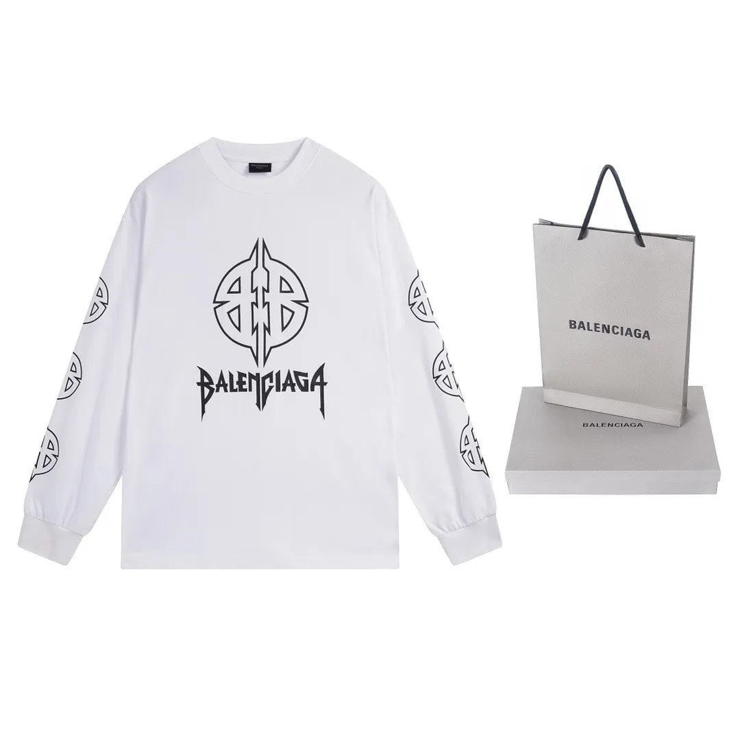🅿️210 Detailed pictures [Top version. Official website quality] BALENCI*GA/Paris. 2024 new style. Classic LOGO cracked printed long-sleeved T-shirt. Brick cabinet synchronization. Genuine product developed at the first time, enjoy printing and comparison! The fabric is made of Paris ZP custom-woven and dyed cotton with double yarns and compact cotton. The weight is 260 grams. The cloth surface is clean. The cloth pattern is clear, soft and comfortable. The threads are dyed with no color difference. The classic printing is made of environmentally friendly imported materials, and the letters are cracked and printed. The letters are clear and the effect is three-dimensional. Restored brick cabinet. Ready-made clothes are washed and distressed, different market currency, welcome to compare, the version adopts OS loose shoulder version. Same style for men and women Coding: BL225027 Color: dark blue gray, white Size: XS S M L
